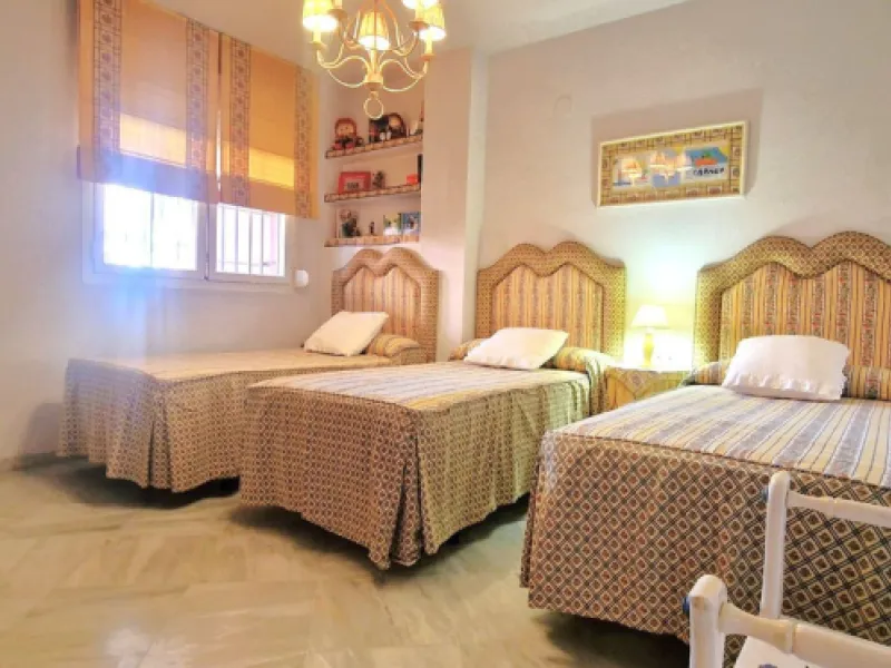 BEAUTIFUL BEACHFRONT APARTMENT WITH FANTASTIC TERRACE ON ONE OF MARBELLA'S BEST BEACHES!!