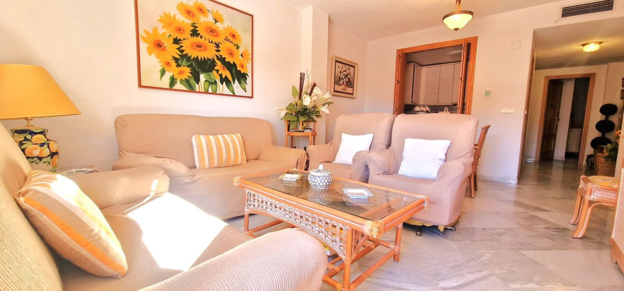 BEAUTIFUL BEACHFRONT APARTMENT WITH FANTASTIC TERRACE ON ONE OF MARBELLA'S BEST BEACHES!!