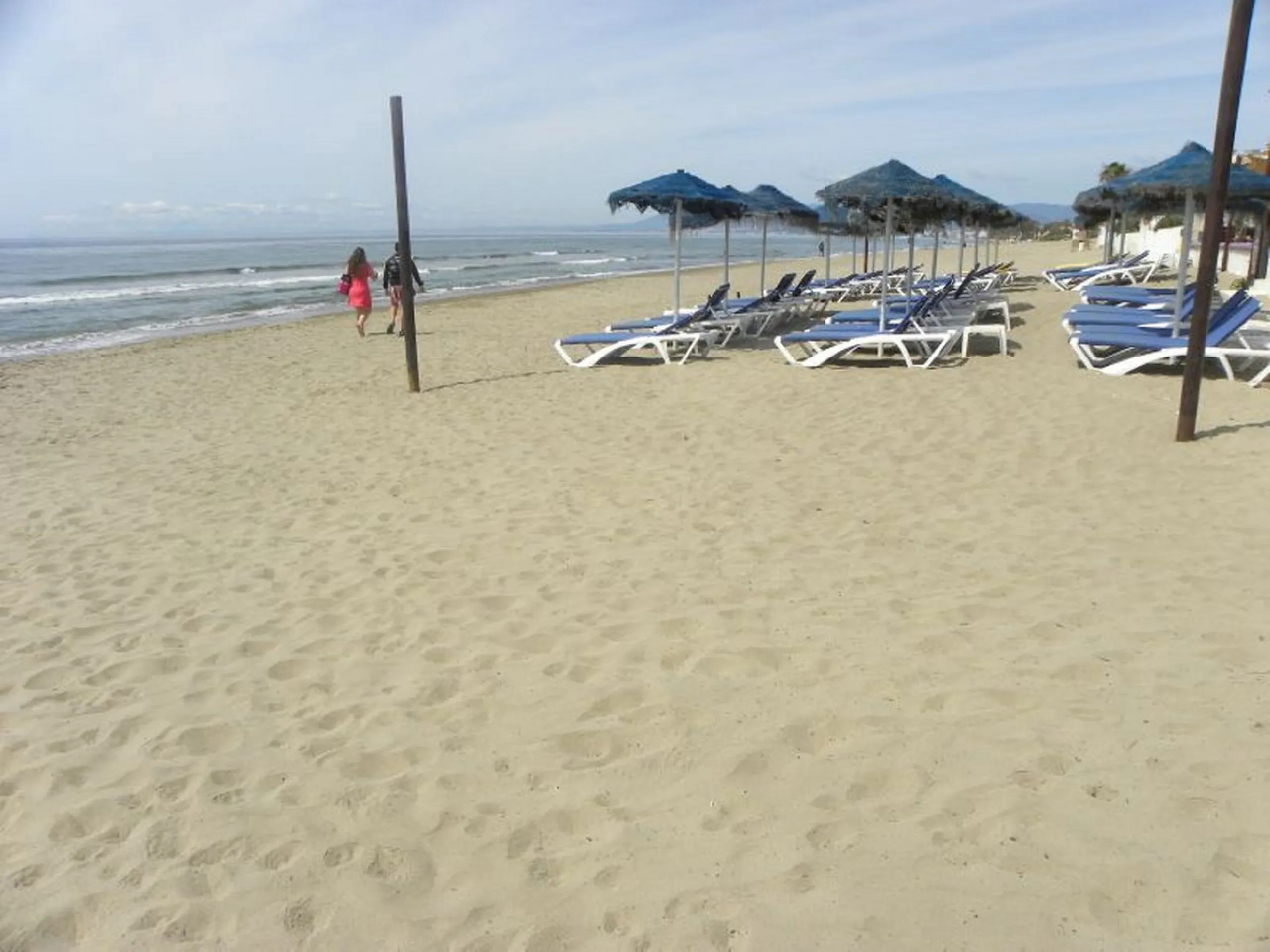 BEAUTIFUL BEACHFRONT APARTMENT WITH FANTASTIC TERRACE ON ONE OF MARBELLA'S BEST BEACHES!!