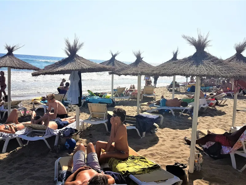BEAUTIFUL BEACHFRONT APARTMENT WITH FANTASTIC TERRACE ON ONE OF MARBELLA'S BEST BEACHES!!