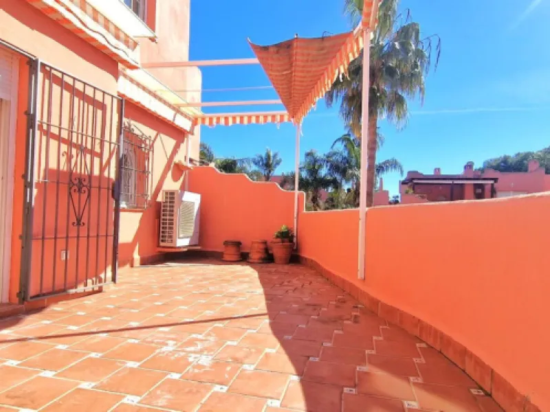 BEAUTIFUL BEACHFRONT APARTMENT WITH FANTASTIC TERRACE ON ONE OF MARBELLA'S BEST BEACHES!!