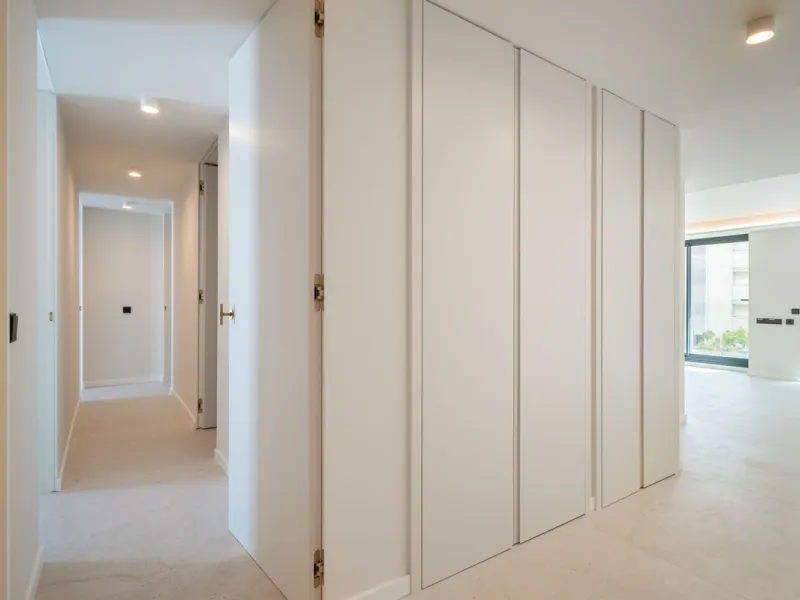 Luxury 3-Bedroom Apartment in the Heart of Marbella – Second Line to the Beach