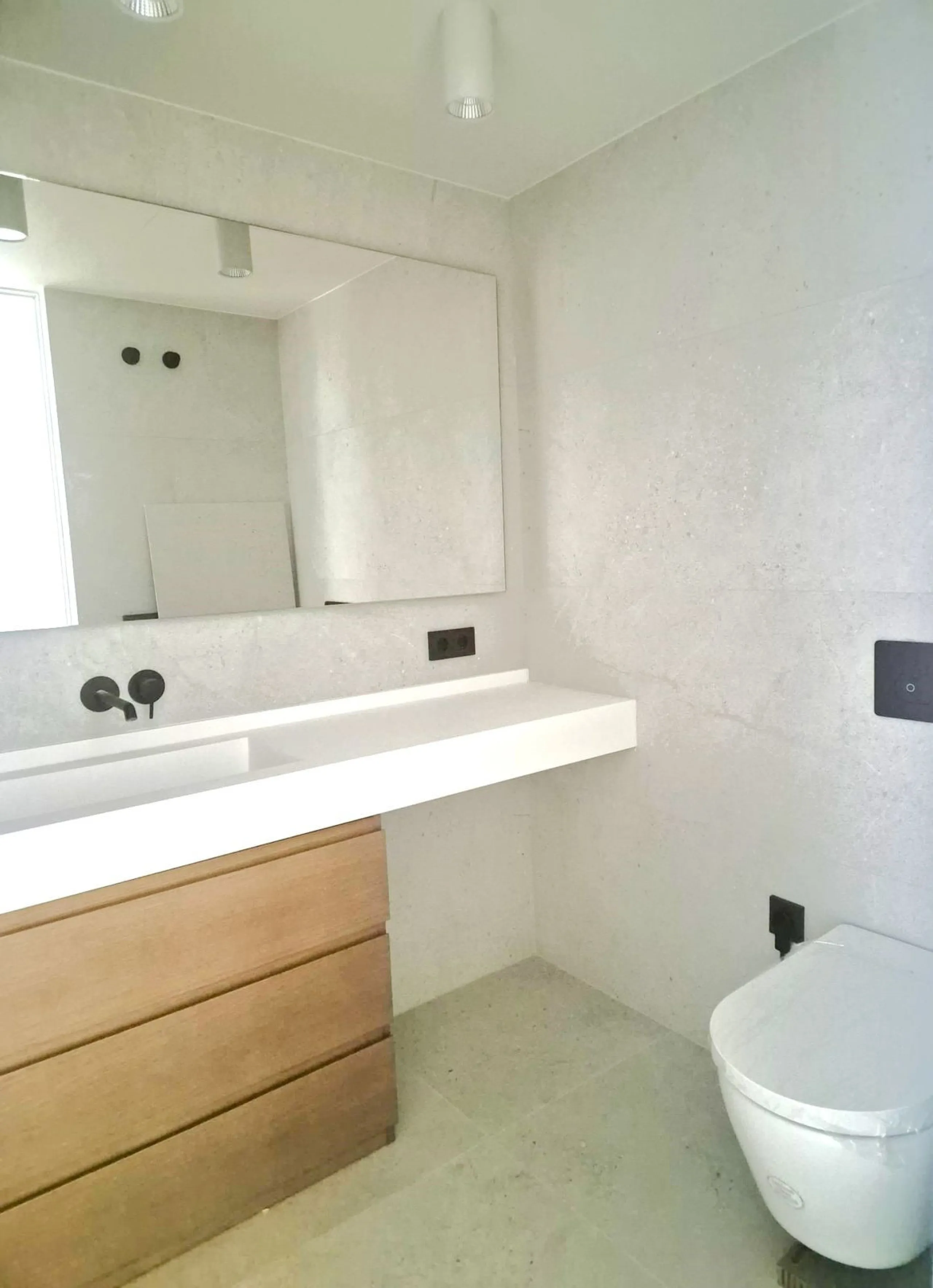 Luxury 3-Bedroom Apartment in the Heart of Marbella – Second Line to the Beach