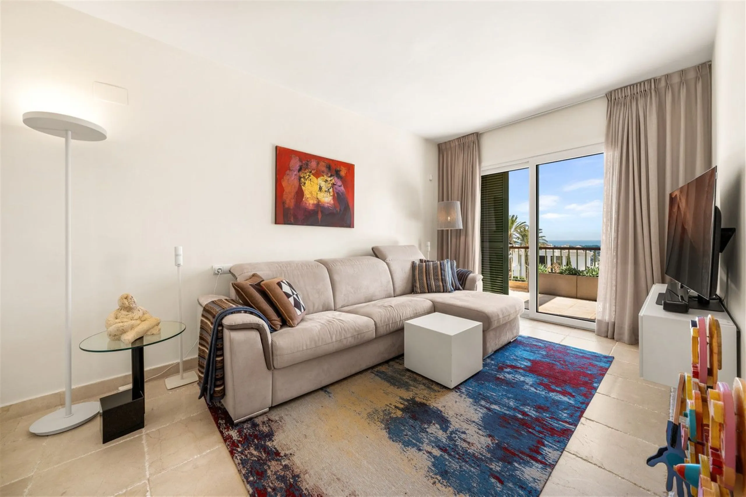 Exceptional panoramic duplex penthouse is located in the prestigious Los Flamingos Golf Resort and offers four bedrooms and two and a half bathrooms, beautifully presented in a refined modern rustic style.