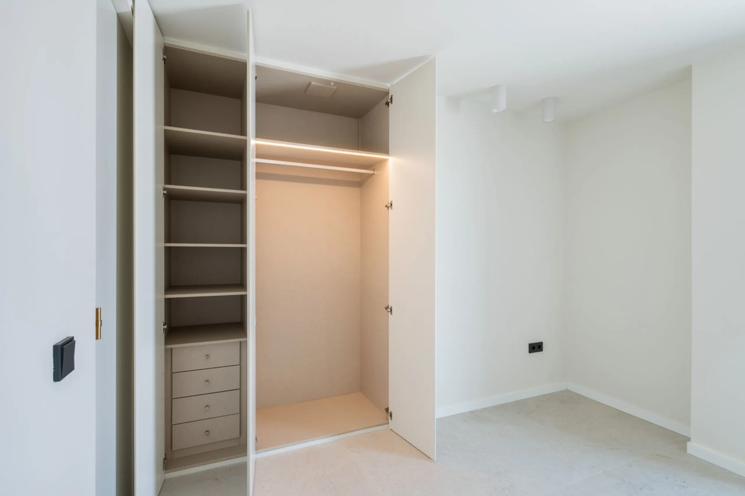 Luxury 3-Bedroom Apartment in the Heart of Marbella – Second Line to the Beach
