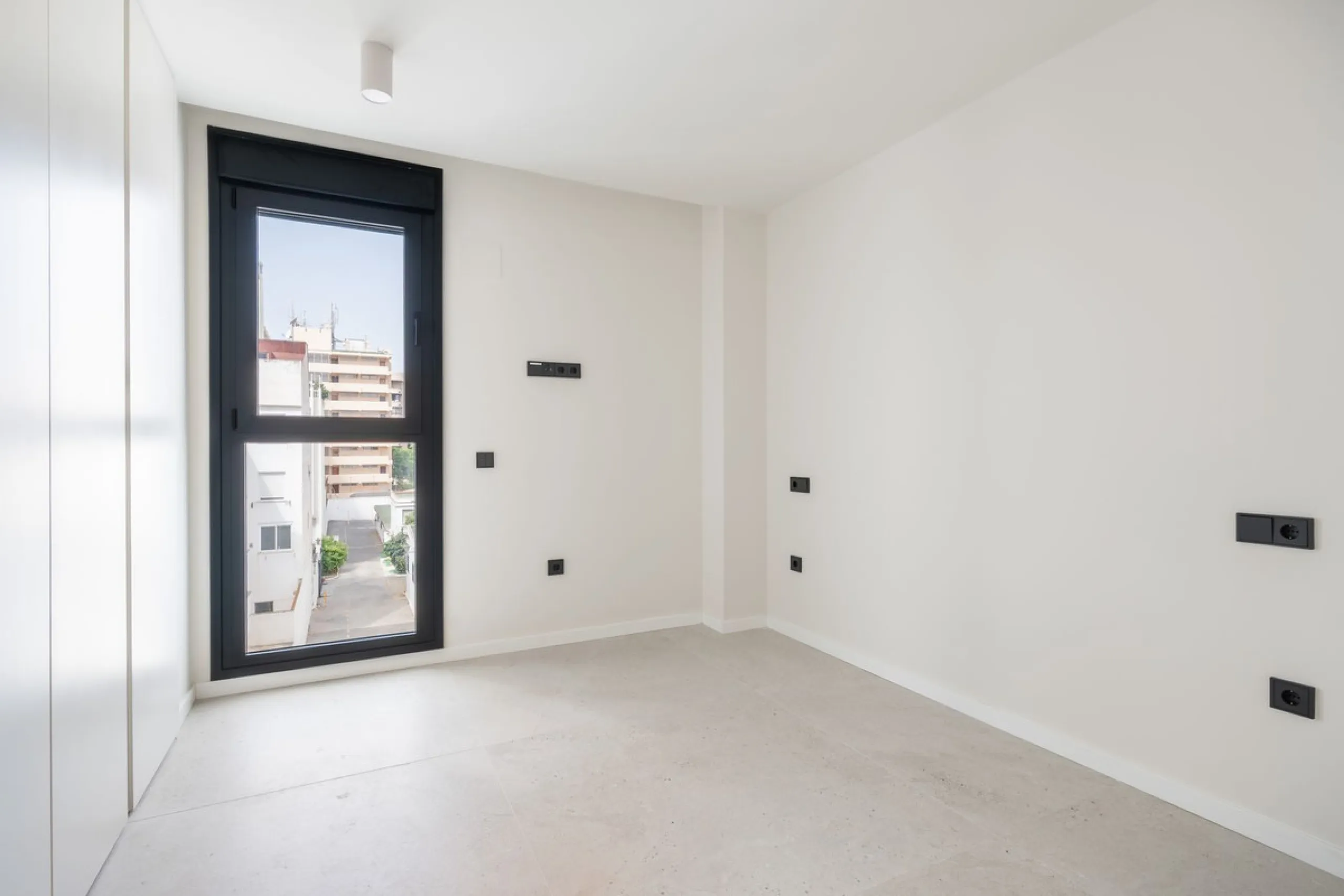 Luxury 3-Bedroom Apartment in the Heart of Marbella – Second Line to the Beach