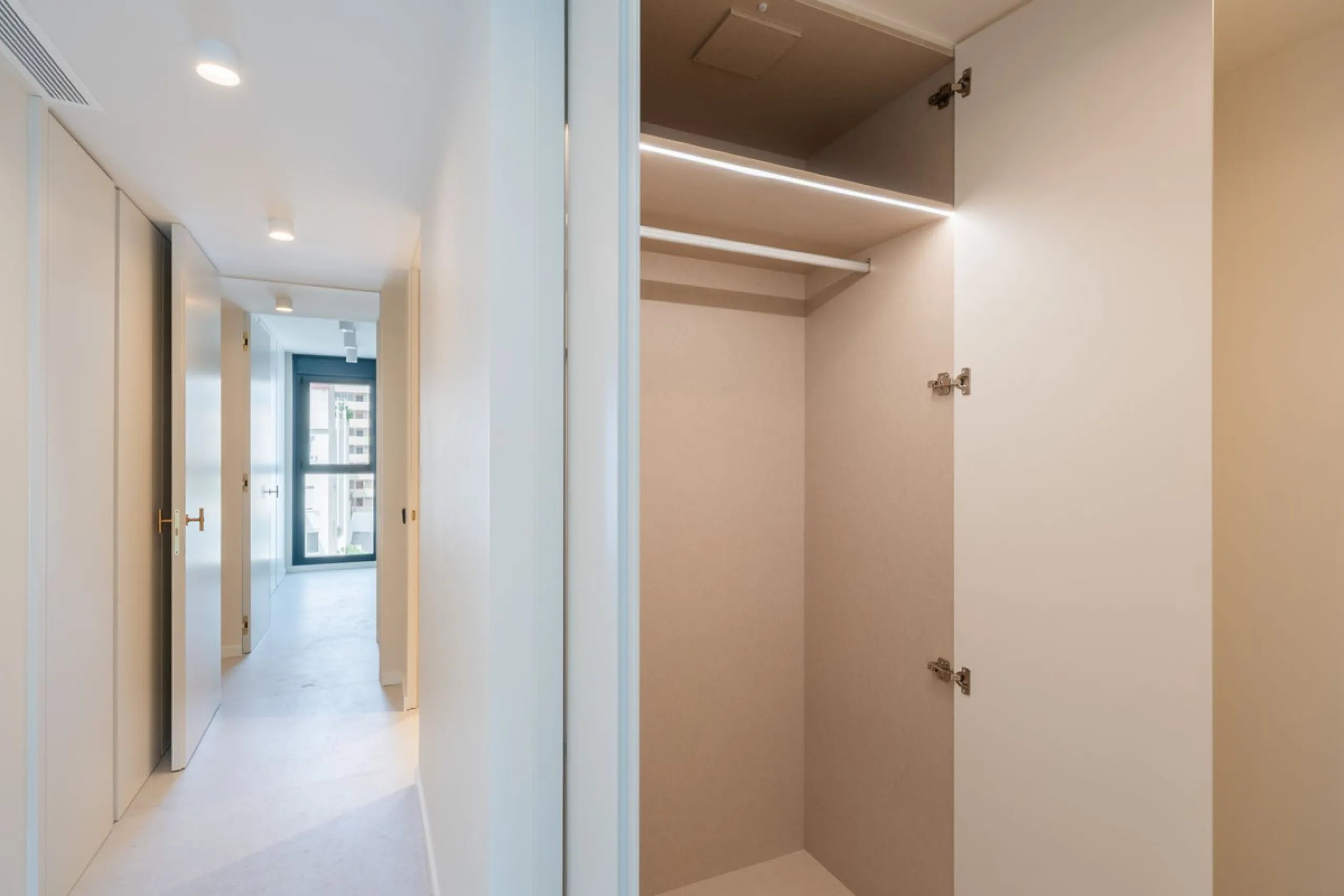 Luxury 3-Bedroom Apartment in the Heart of Marbella – Second Line to the Beach