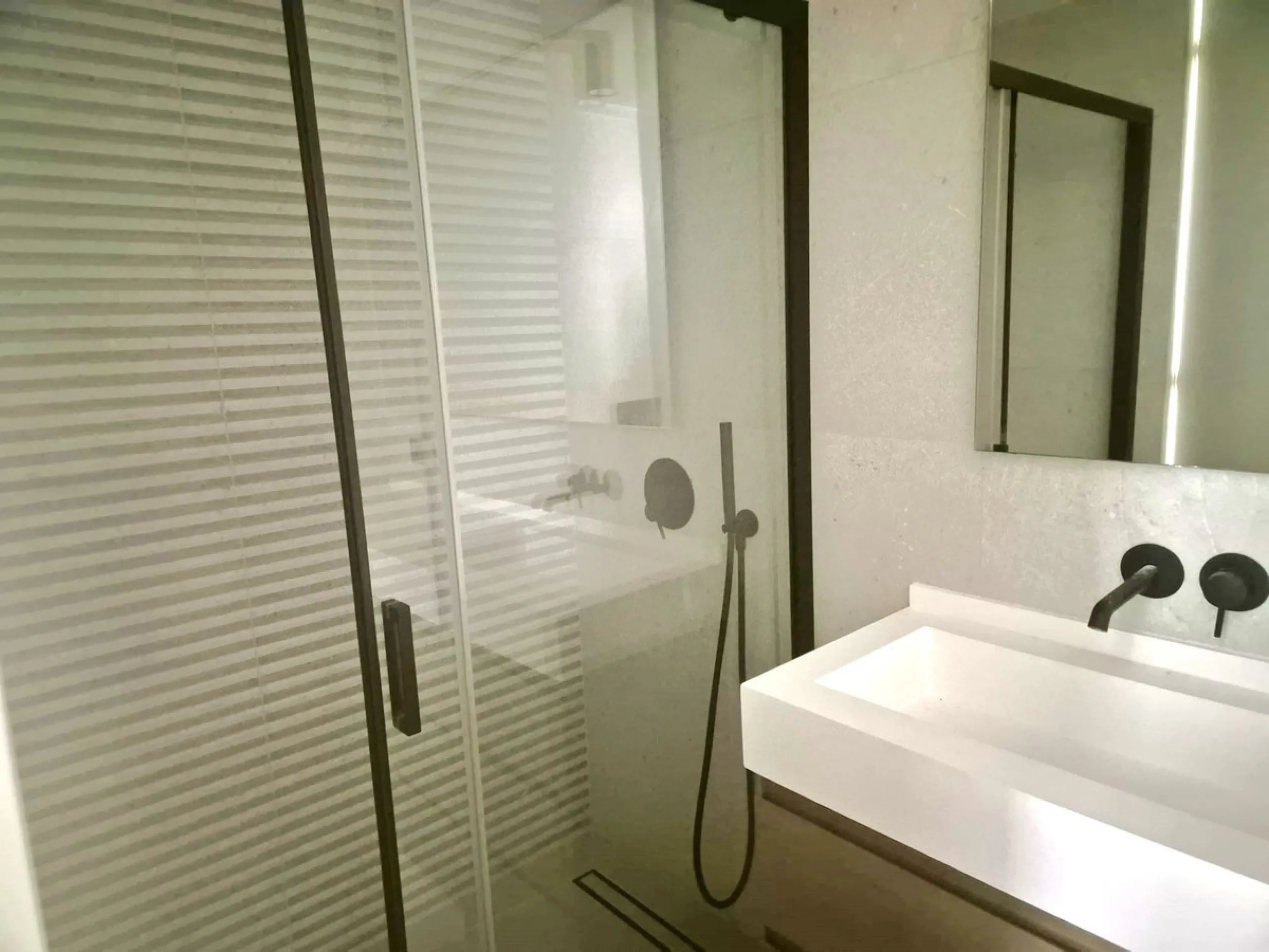 Luxury 3-Bedroom Apartment in the Heart of Marbella – Second Line to the Beach