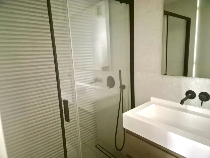 Luxury 3-Bedroom Apartment in the Heart of Marbella – Second Line to the Beach