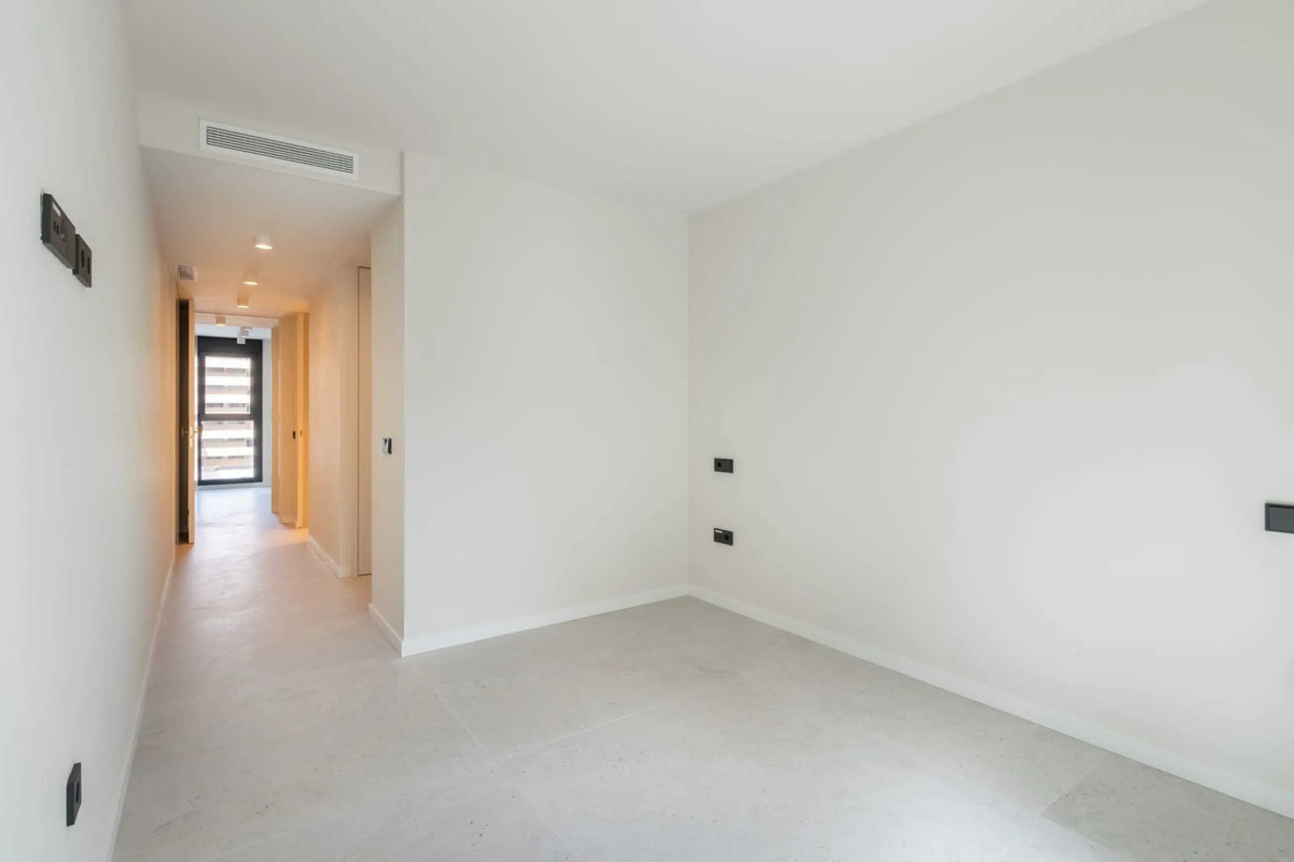 Luxury 3-Bedroom Apartment in the Heart of Marbella – Second Line to the Beach