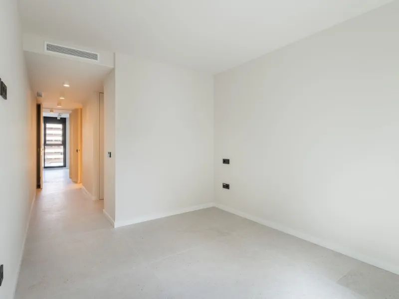 Luxury 3-Bedroom Apartment in the Heart of Marbella – Second Line to the Beach