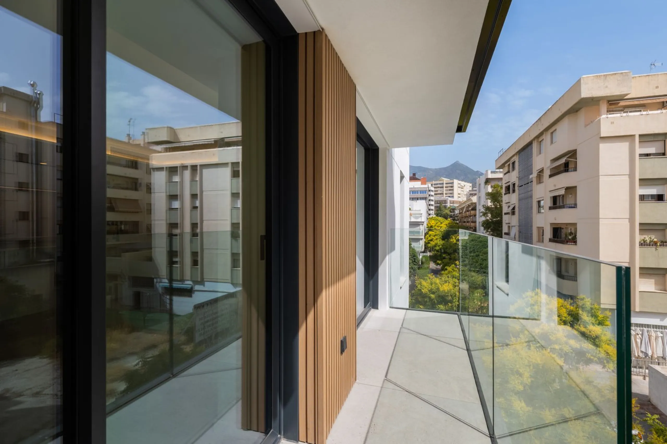 Luxury 3-Bedroom Apartment in the Heart of Marbella – Second Line to the Beach