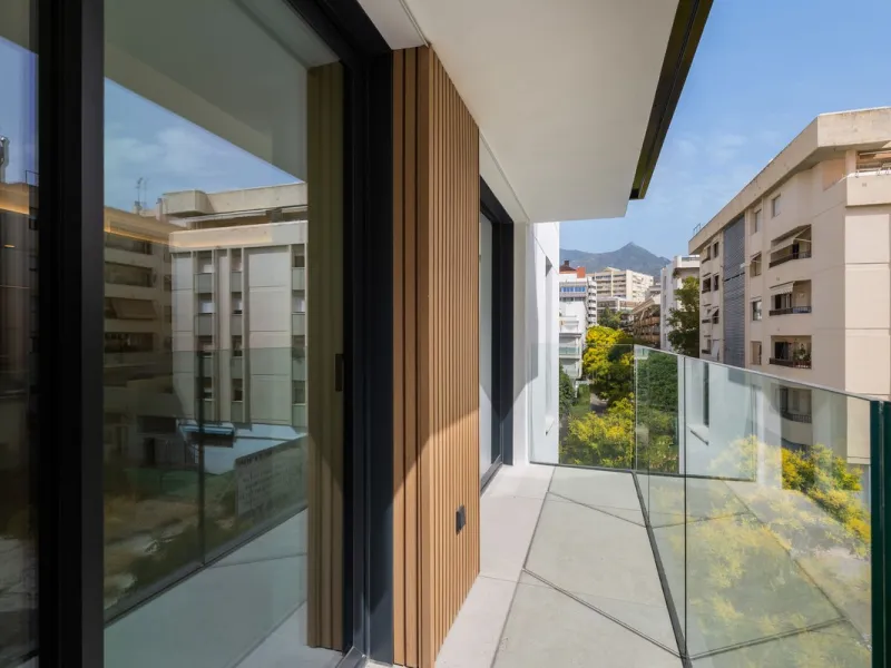 Luxury 3-Bedroom Apartment in the Heart of Marbella – Second Line to the Beach