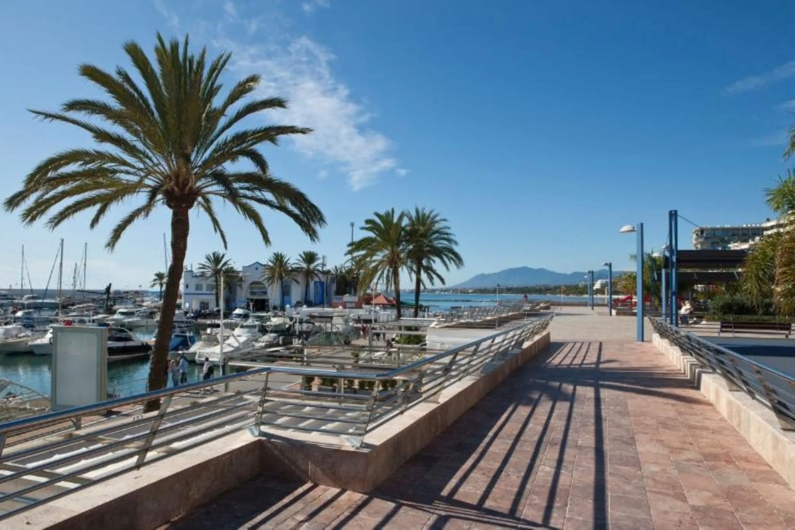 Luxury 3-Bedroom Apartment in the Heart of Marbella – Second Line to the Beach