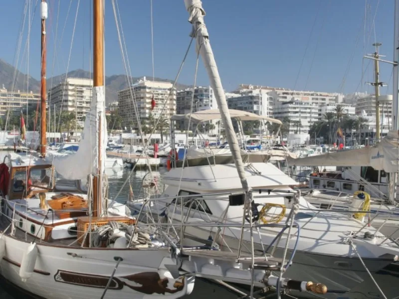 Luxury 3-Bedroom Apartment in the Heart of Marbella – Second Line to the Beach