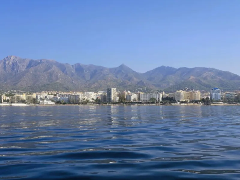 Luxury 3-Bedroom Apartment in the Heart of Marbella – Second Line to the Beach