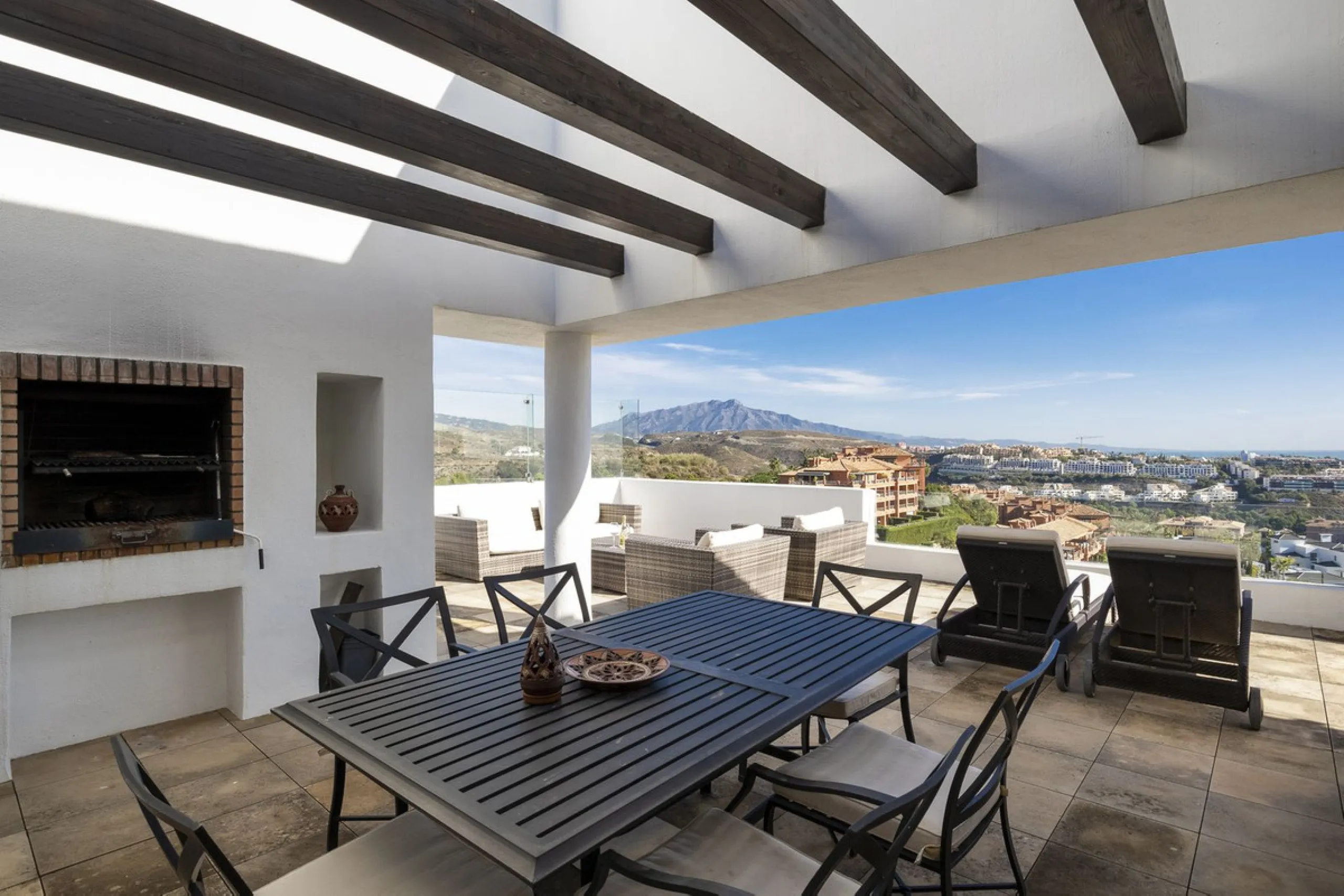 Luxury Penthouse with sea view, located in gated community "Alanda Los Flamingos", Benahavis.