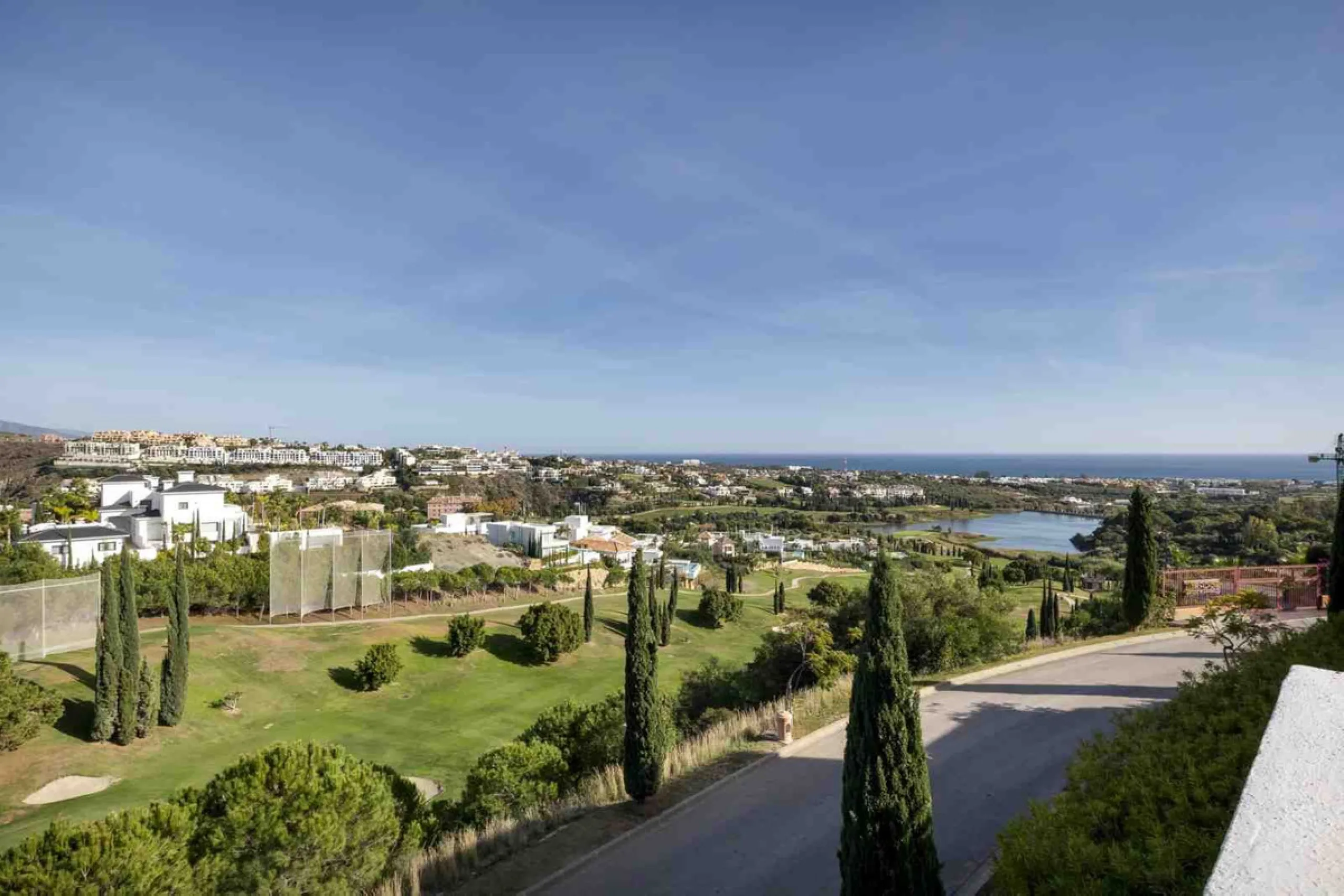 Luxury Penthouse with sea view, located in gated community "Alanda Los Flamingos", Benahavis.