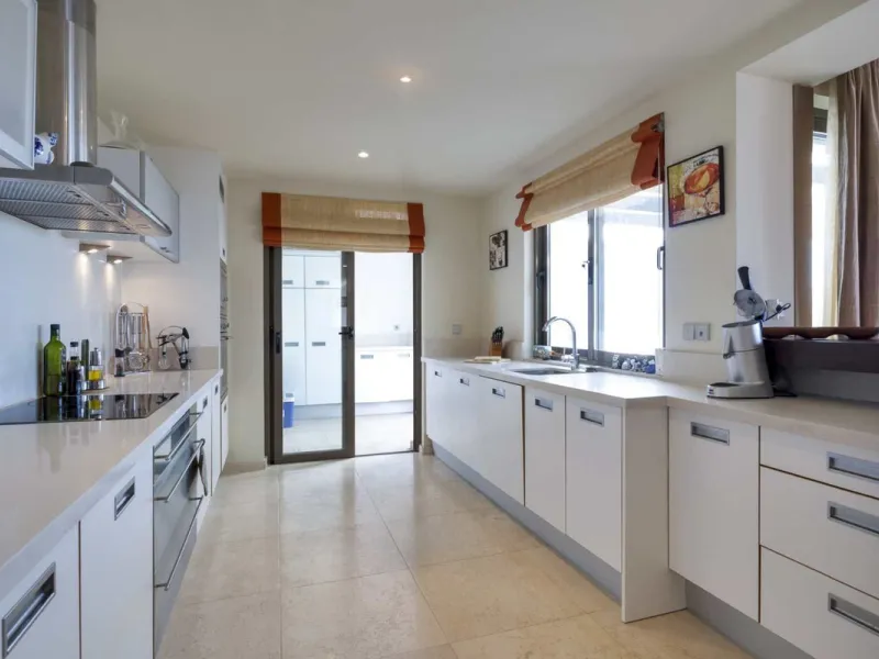 Luxury Penthouse with sea view, located in gated community "Alanda Los Flamingos", Benahavis.