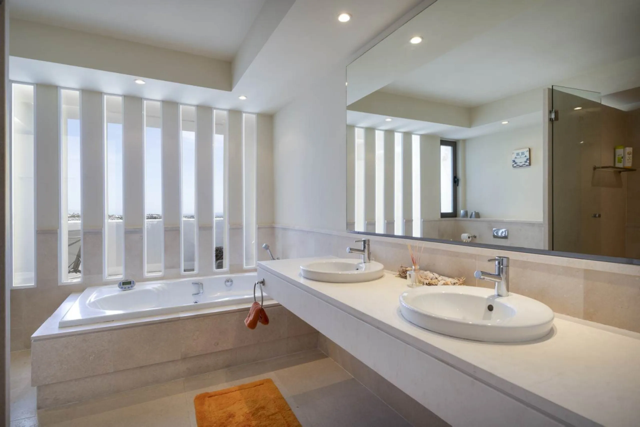 Luxury Penthouse with sea view, located in gated community "Alanda Los Flamingos", Benahavis.