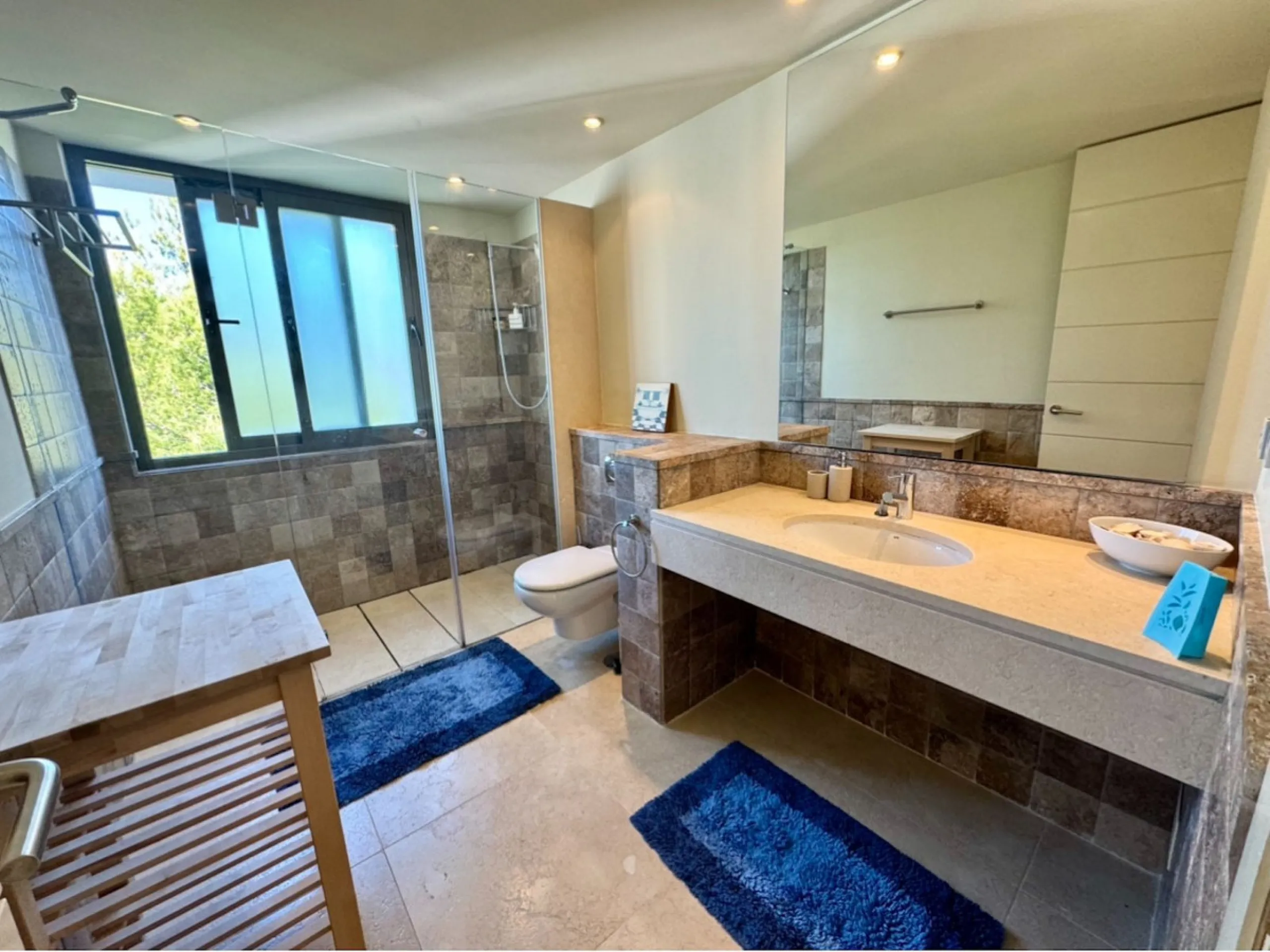 Luxury Penthouse with sea view, located in gated community "Alanda Los Flamingos", Benahavis.