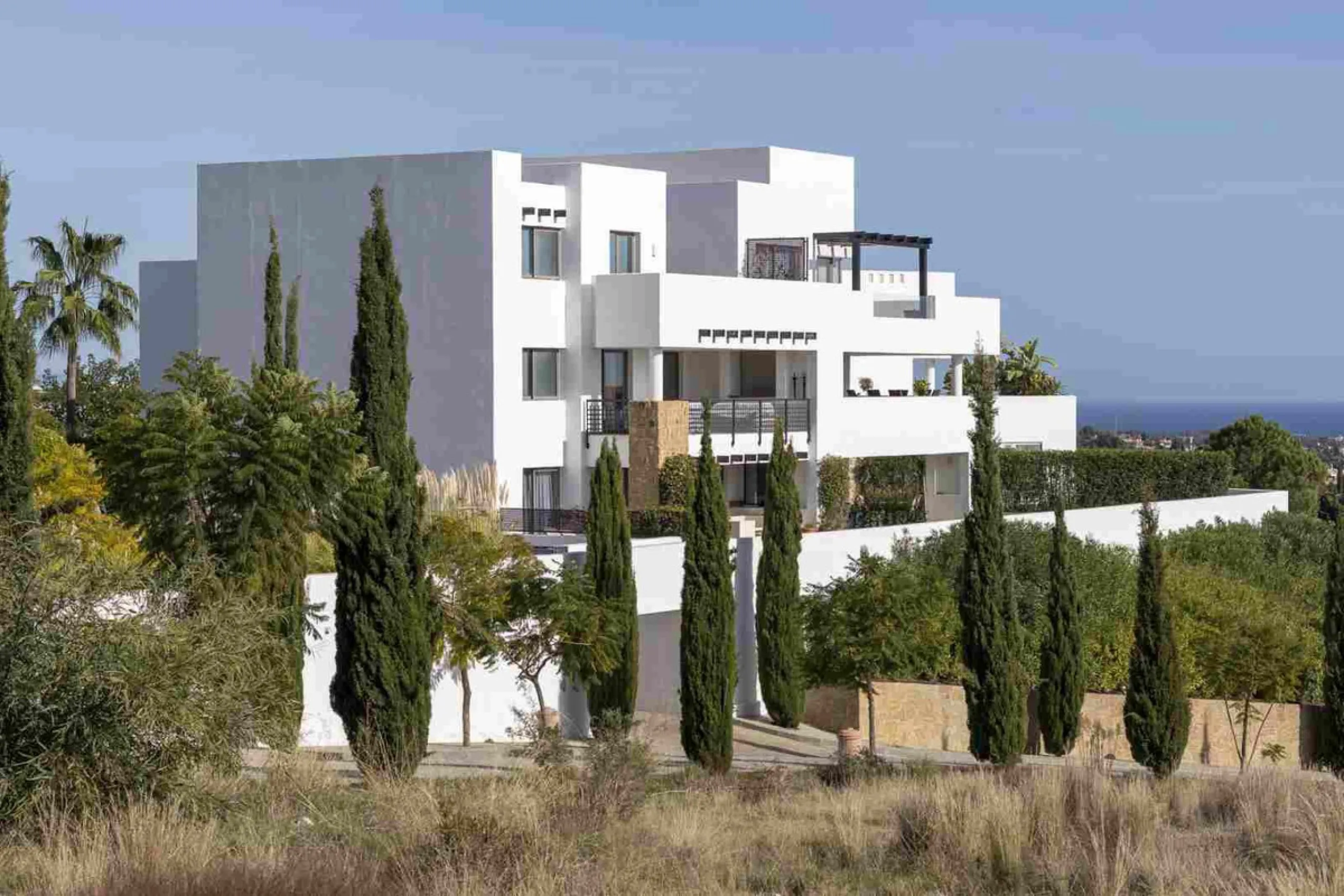 Luxury Penthouse with sea view, located in gated community "Alanda Los Flamingos", Benahavis.