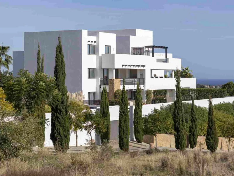 Luxury Penthouse with sea view, located in gated community "Alanda Los Flamingos", Benahavis.