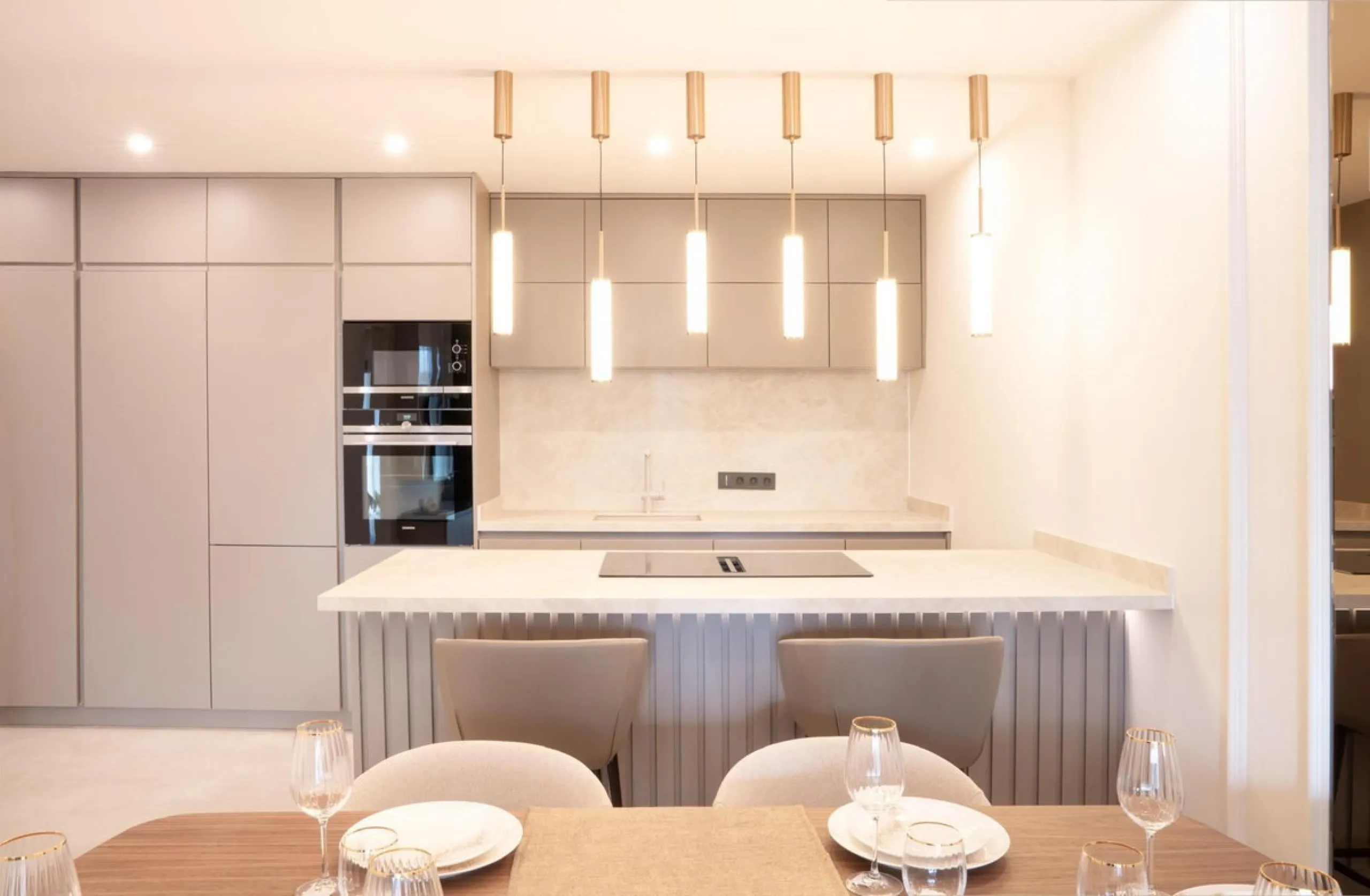 BEACHFRONT 3-BED APARTMENT ON THE NEW GOLDEN MILE