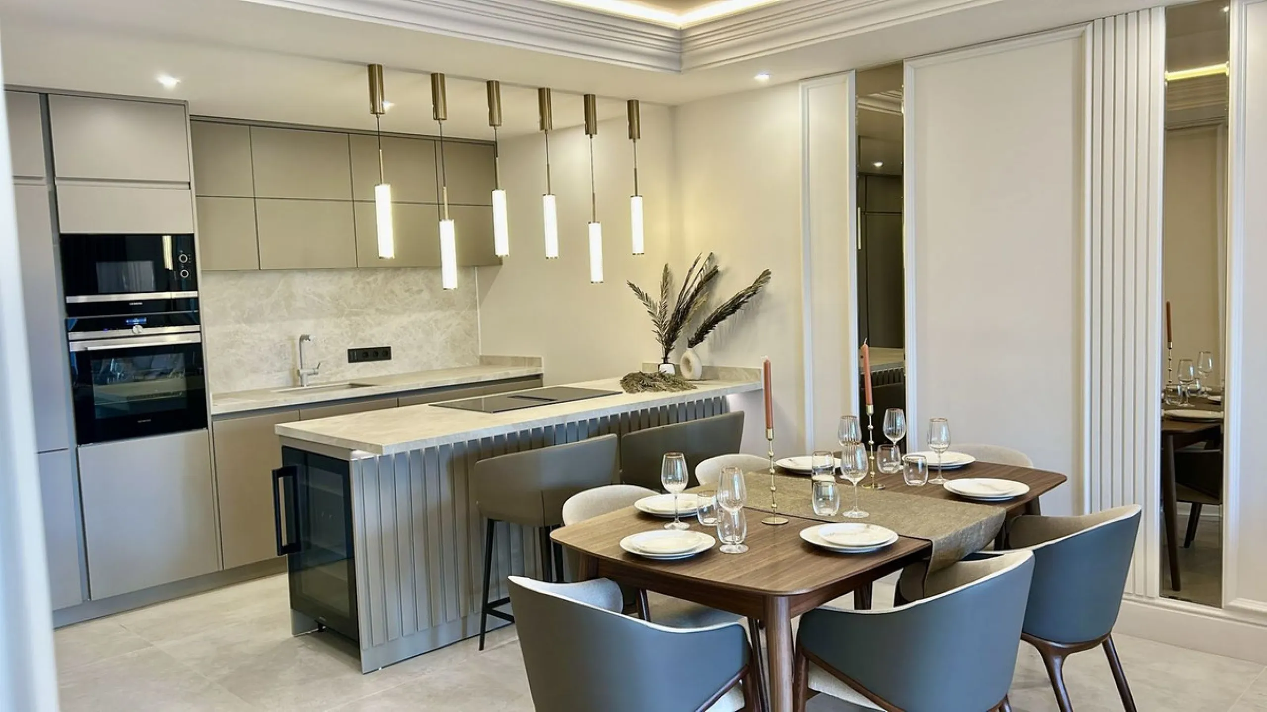 BEACHFRONT 3-BED APARTMENT ON THE NEW GOLDEN MILE