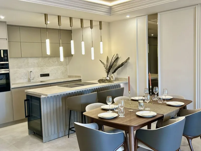 BEACHFRONT 3-BED APARTMENT ON THE NEW GOLDEN MILE