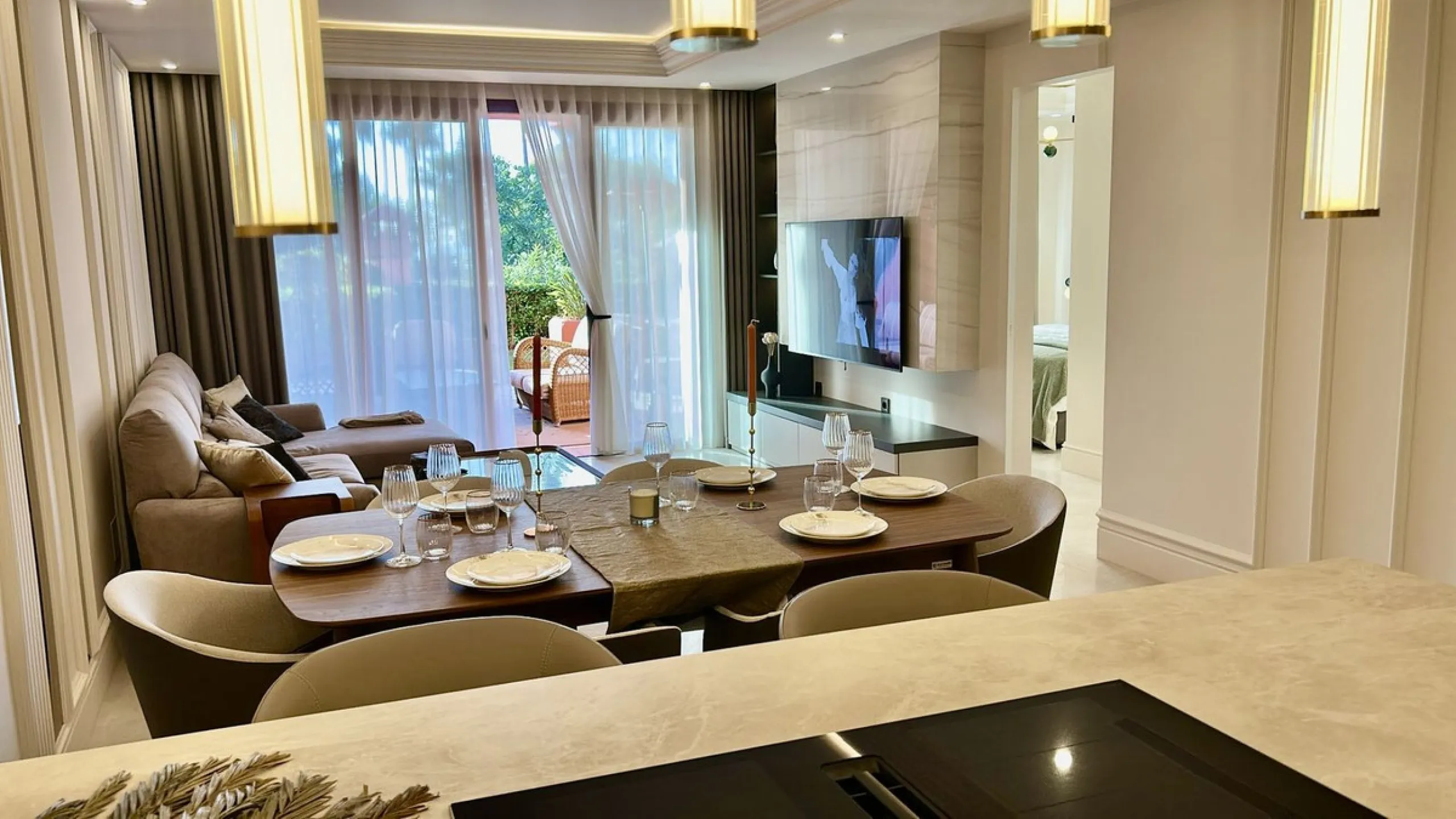 BEACHFRONT 3-BED APARTMENT ON THE NEW GOLDEN MILE