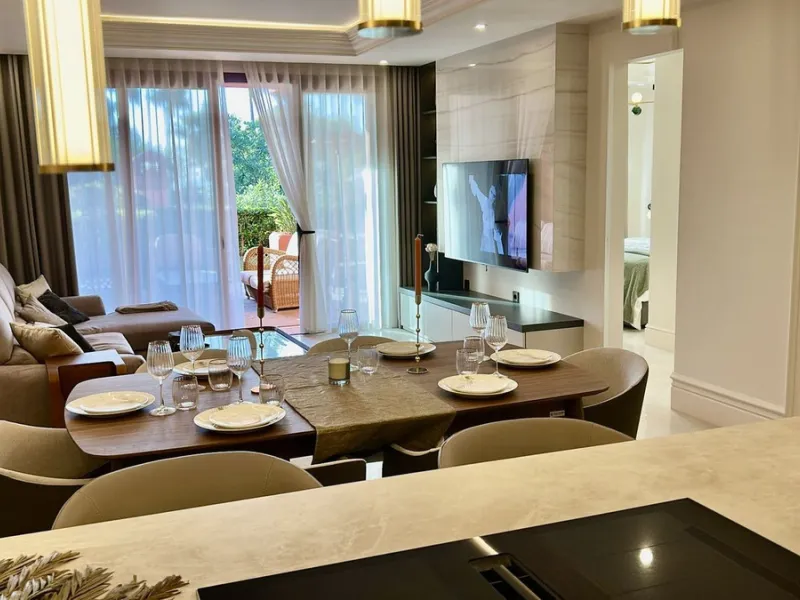 BEACHFRONT 3-BED APARTMENT ON THE NEW GOLDEN MILE