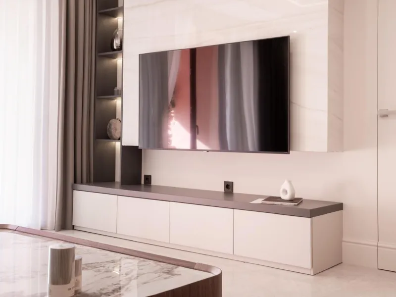 BEACHFRONT 3-BED APARTMENT ON THE NEW GOLDEN MILE