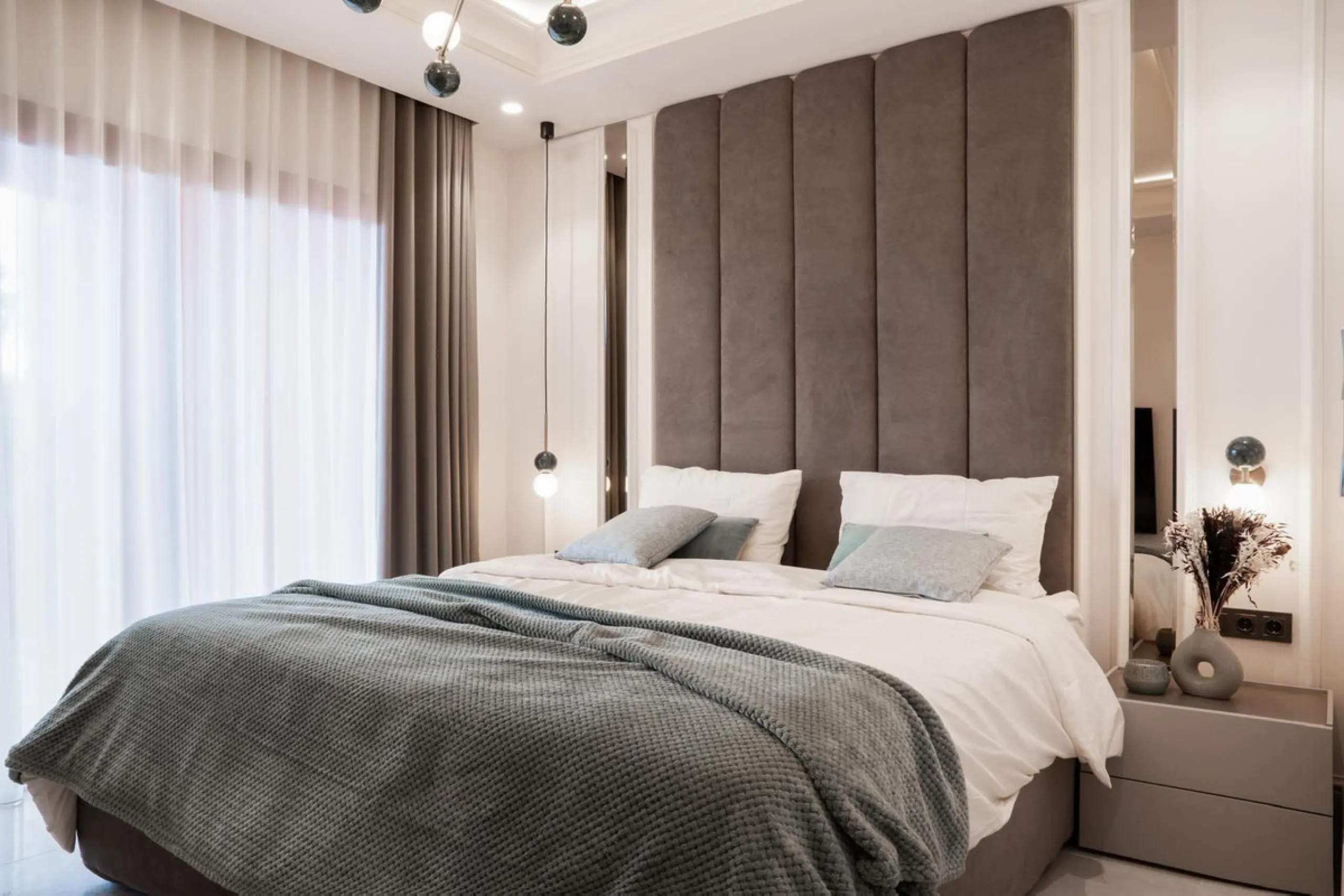 BEACHFRONT 3-BED APARTMENT ON THE NEW GOLDEN MILE
