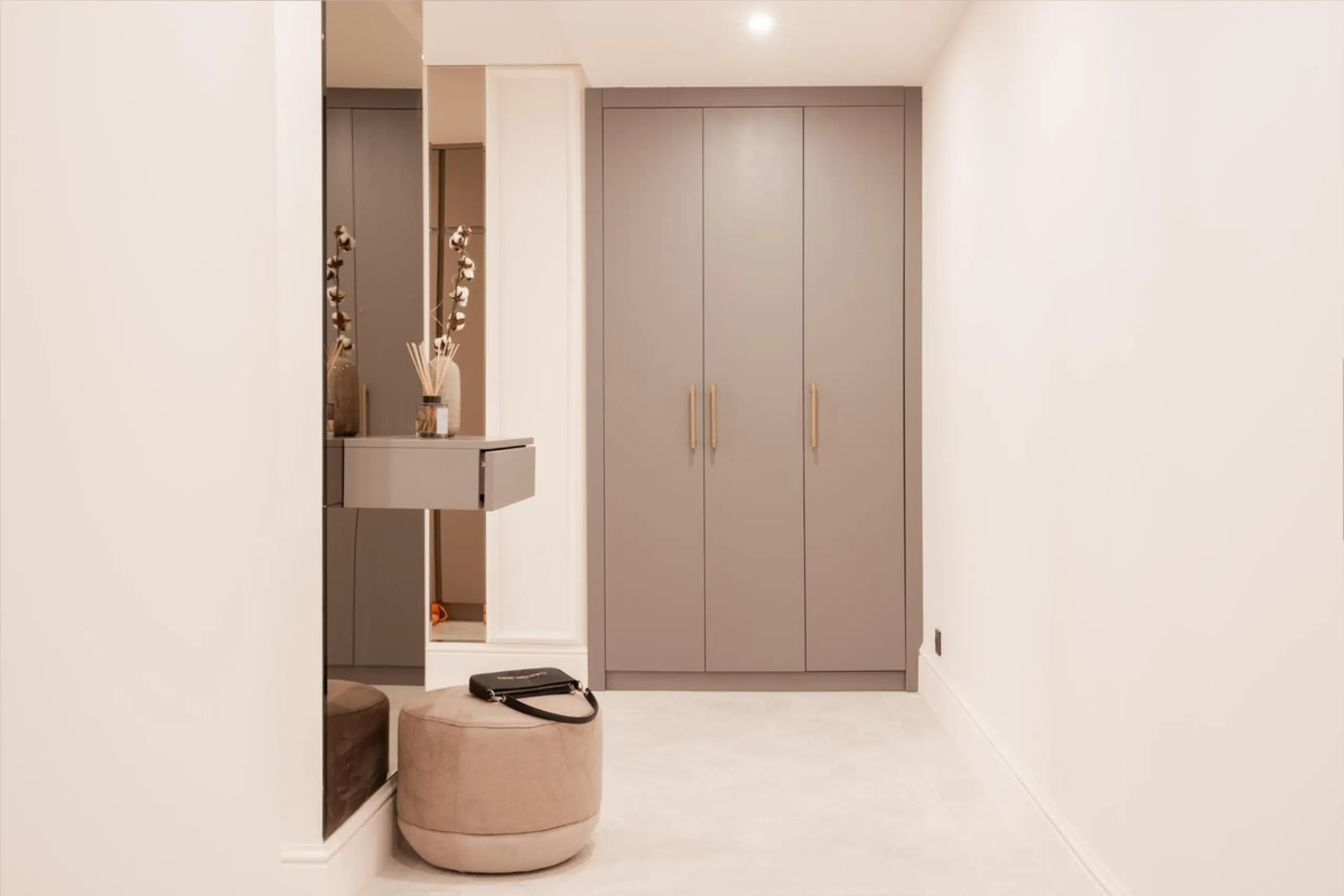 BEACHFRONT 3-BED APARTMENT ON THE NEW GOLDEN MILE