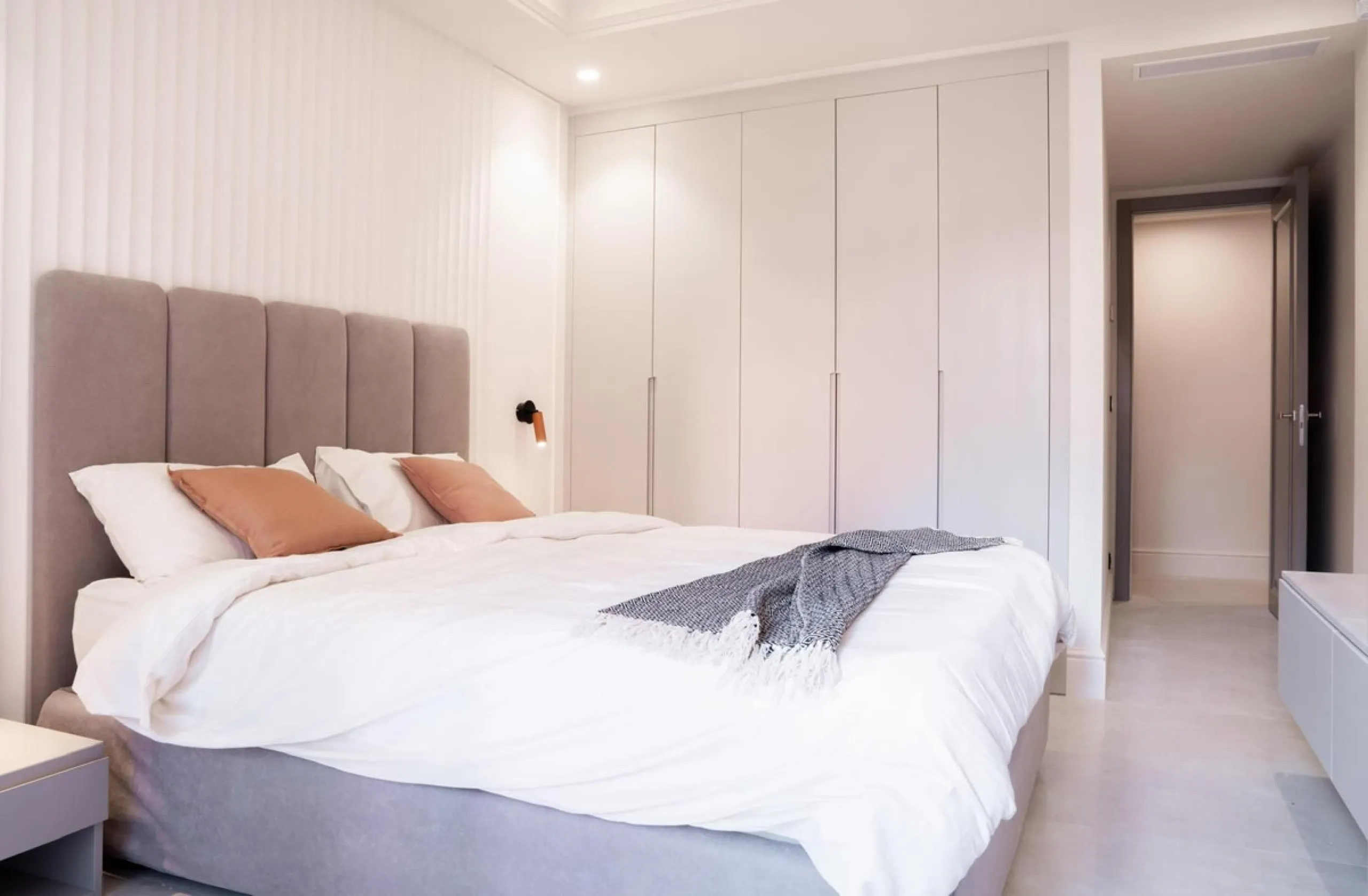BEACHFRONT 3-BED APARTMENT ON THE NEW GOLDEN MILE