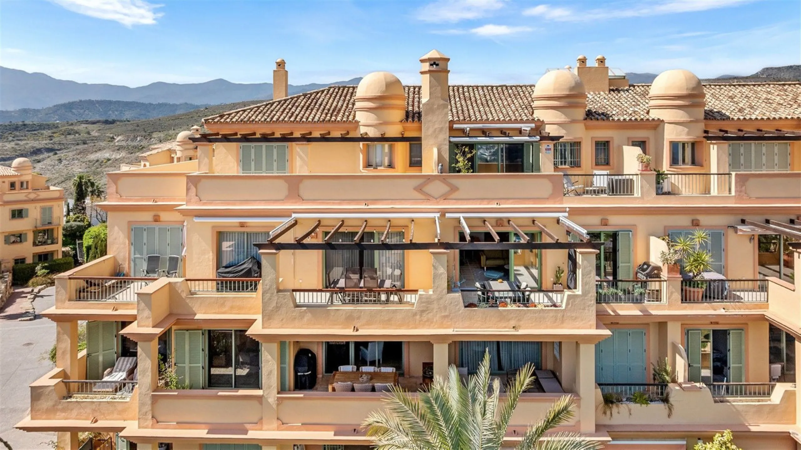 Exceptional panoramic duplex penthouse is located in the prestigious Los Flamingos Golf Resort and offers four bedrooms and two and a half bathrooms, beautifully presented in a refined modern rustic style.