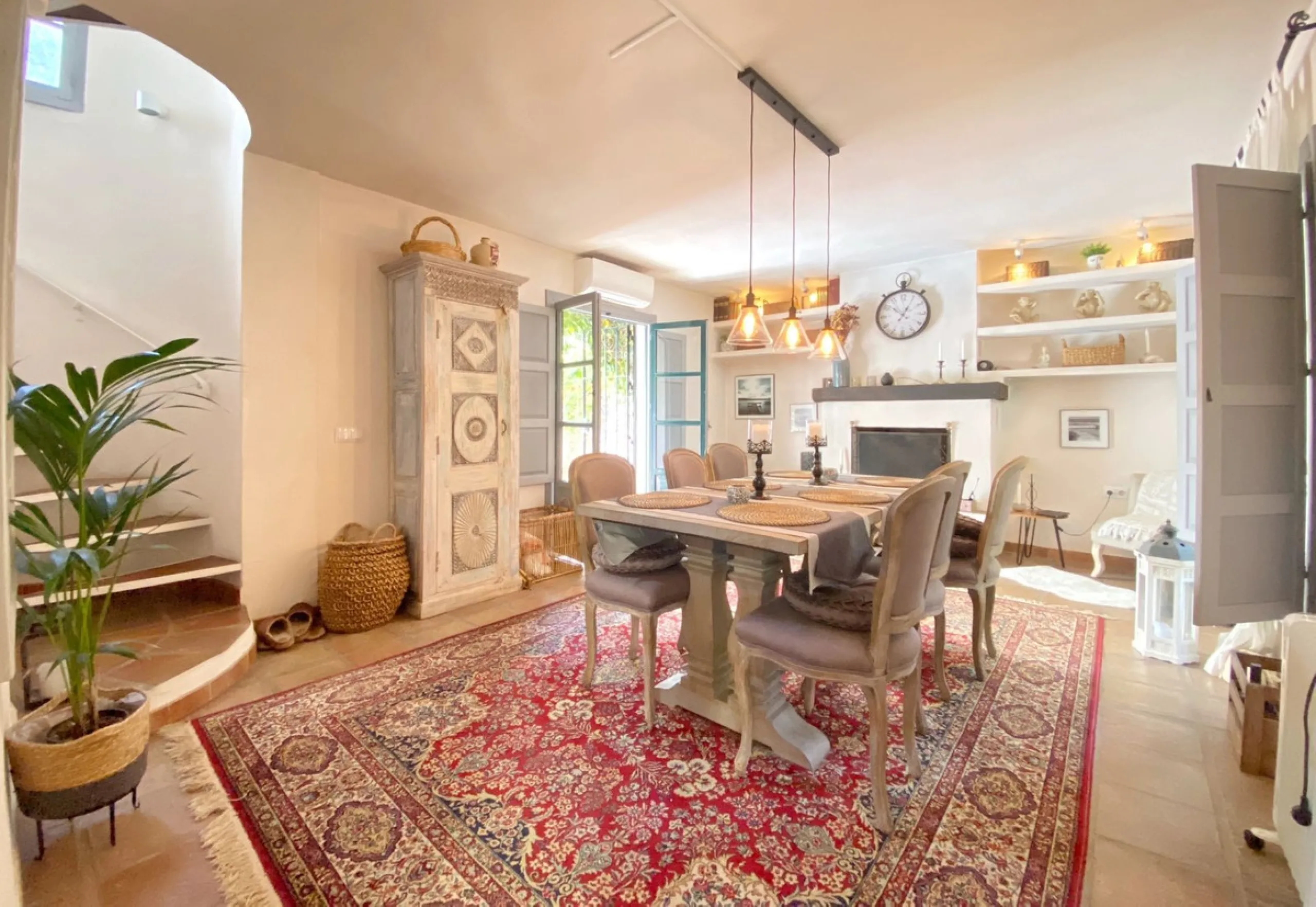 House - Semi-Detached House в продаже в Marbella, Málaga. В доме 3 спален и 2 ванных комнат. Площадь дома 107 м². Площадь участка 125 м²