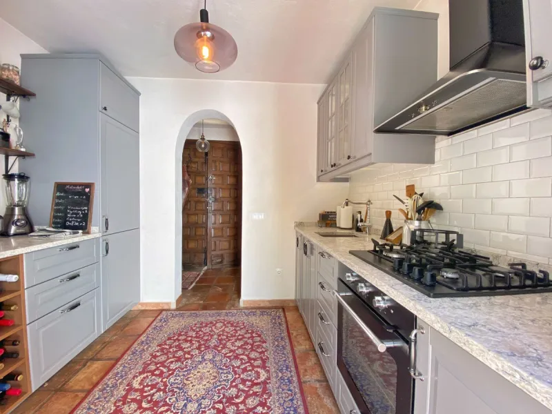House - Semi-Detached House в продаже в Marbella, Málaga. В доме 3 спален и 2 ванных комнат. Площадь дома 107 м². Площадь участка 125 м²