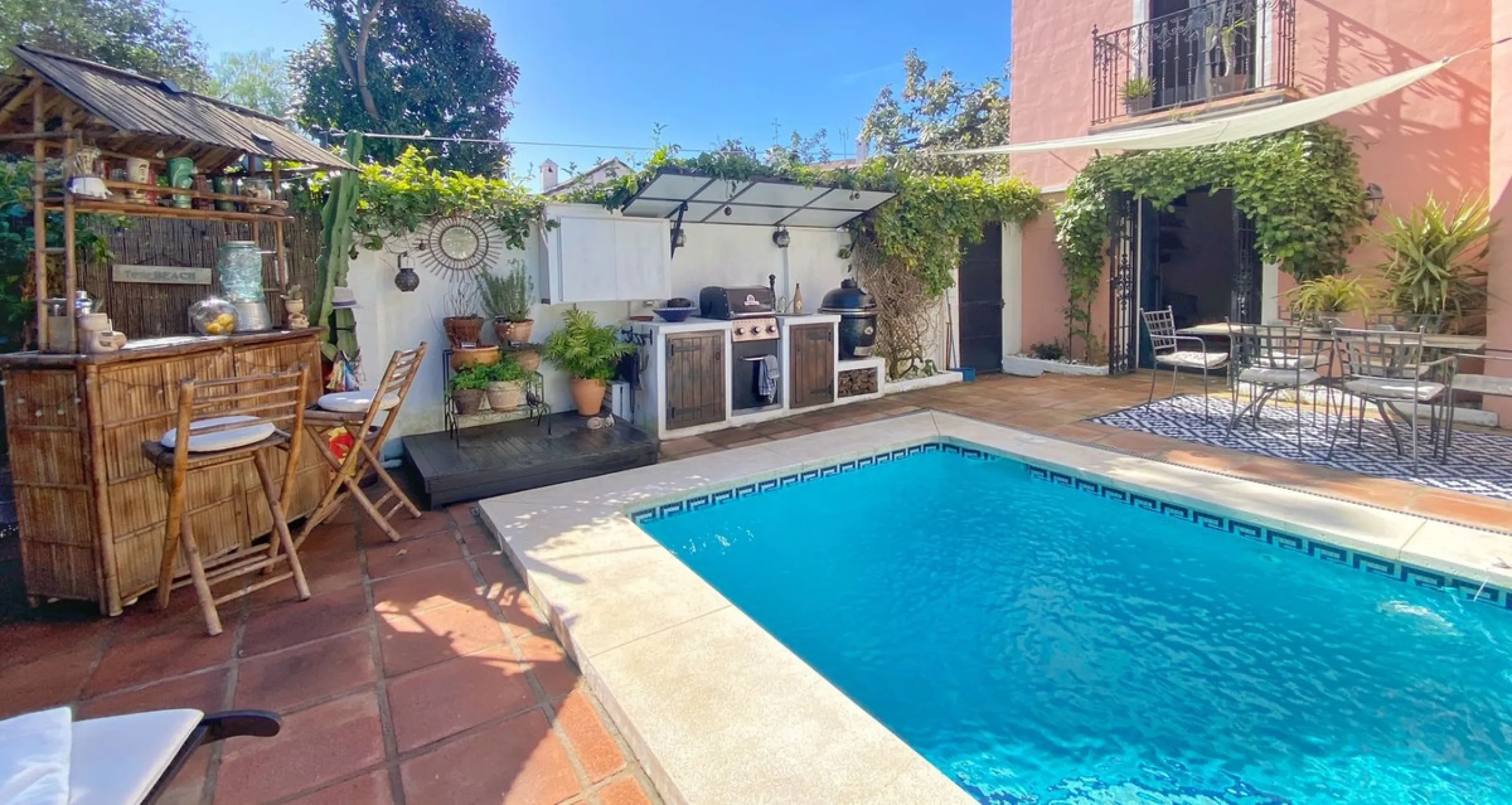 House - Semi-Detached House в продаже в Marbella, Málaga. В доме 3 спален и 2 ванных комнат. Площадь дома 107 м². Площадь участка 125 м²