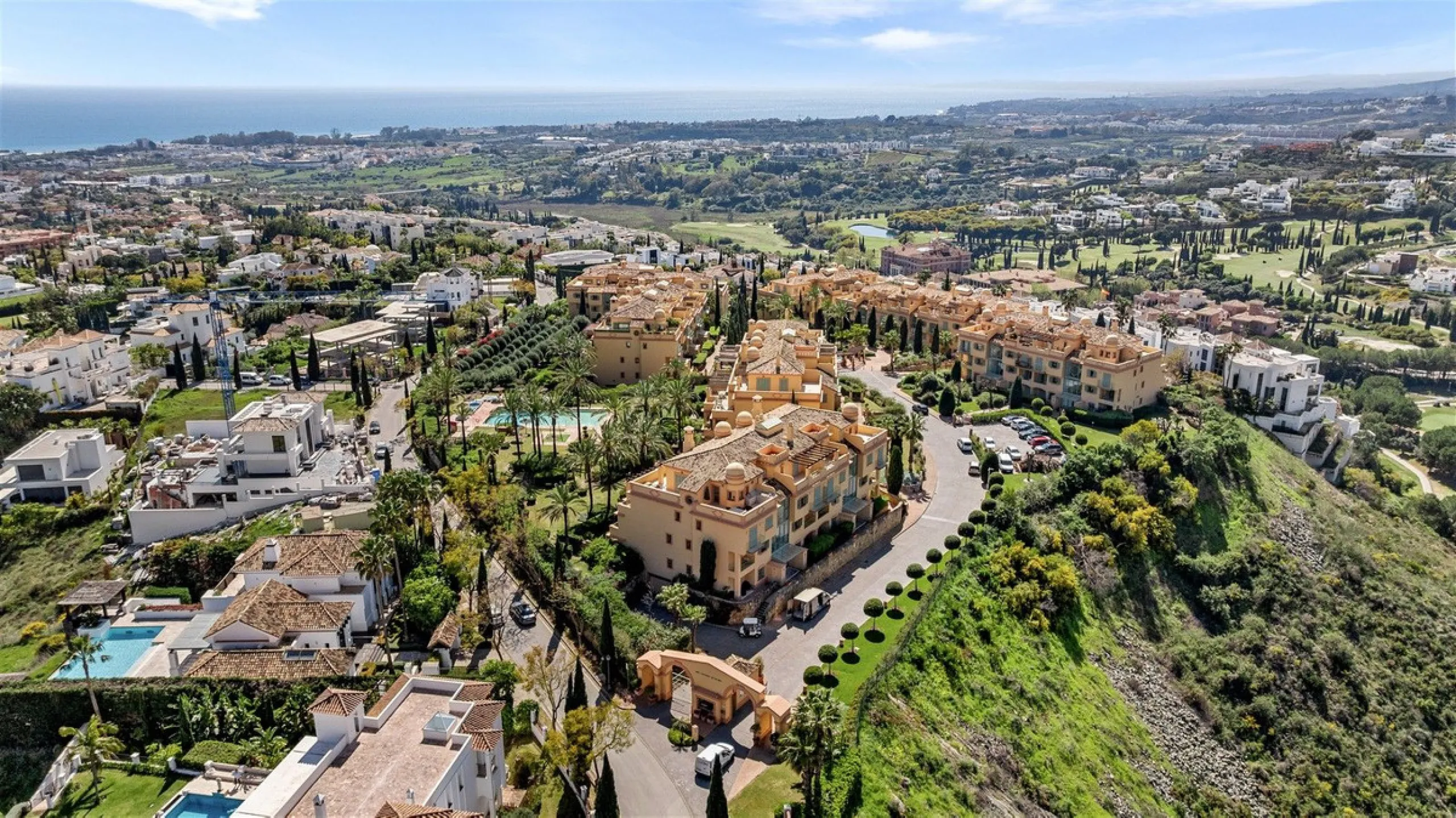 Exceptional panoramic duplex penthouse is located in the prestigious Los Flamingos Golf Resort and offers four bedrooms and two and a half bathrooms, beautifully presented in a refined modern rustic style.