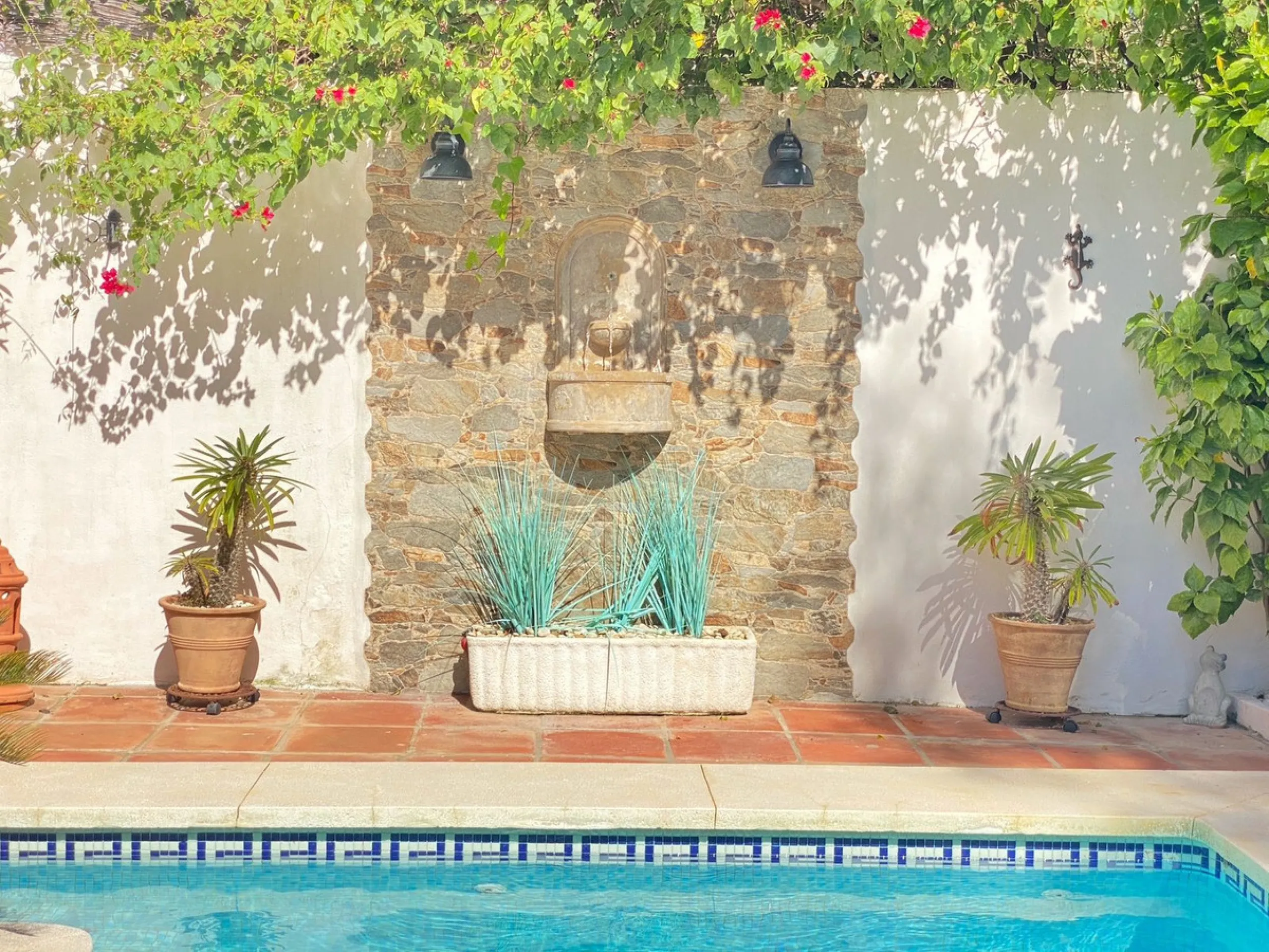 House - Semi-Detached House в продаже в Marbella, Málaga. В доме 3 спален и 2 ванных комнат. Площадь дома 107 м². Площадь участка 125 м²