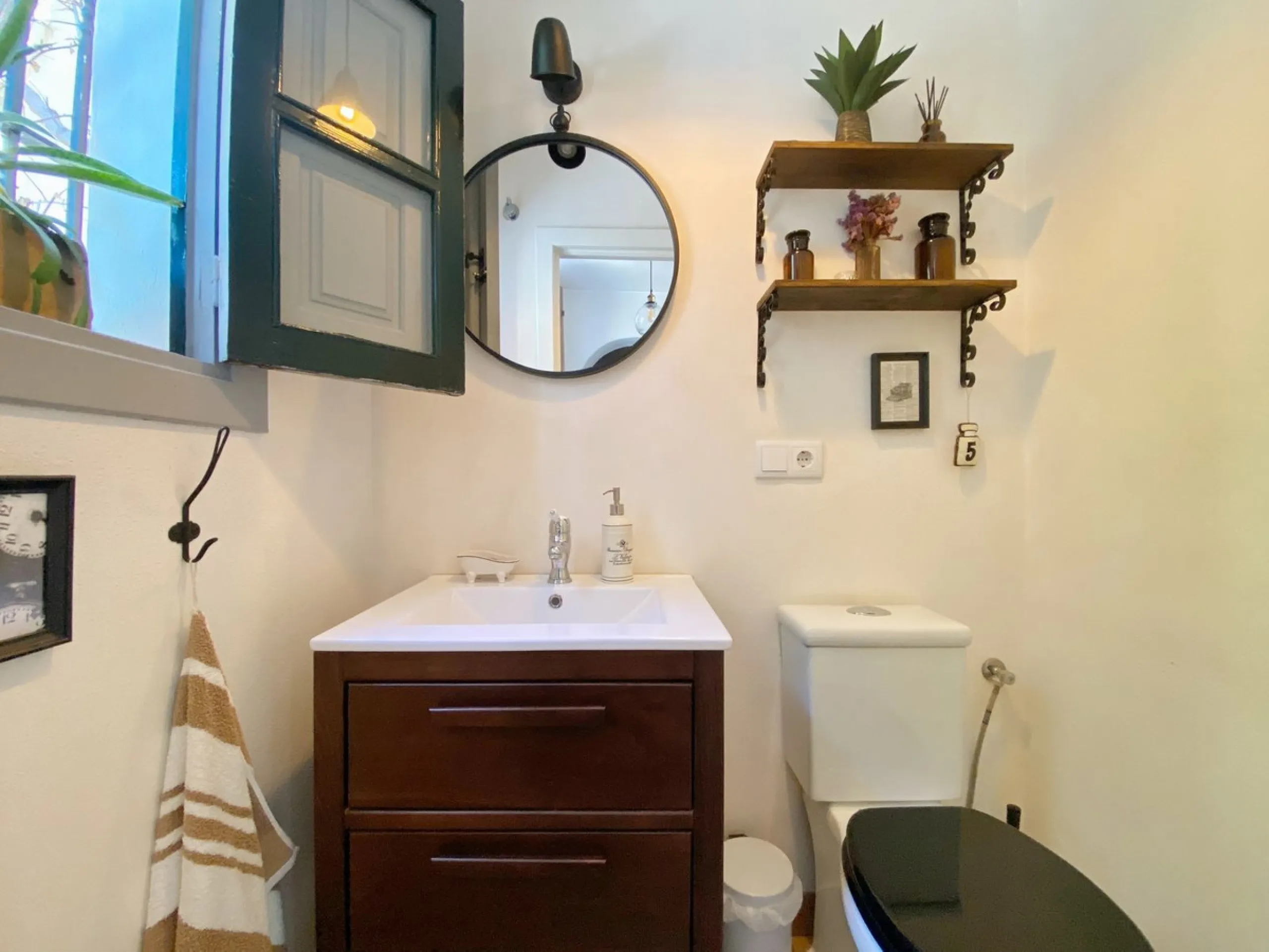 House - Semi-Detached House в продаже в Marbella, Málaga. В доме 3 спален и 2 ванных комнат. Площадь дома 107 м². Площадь участка 125 м²