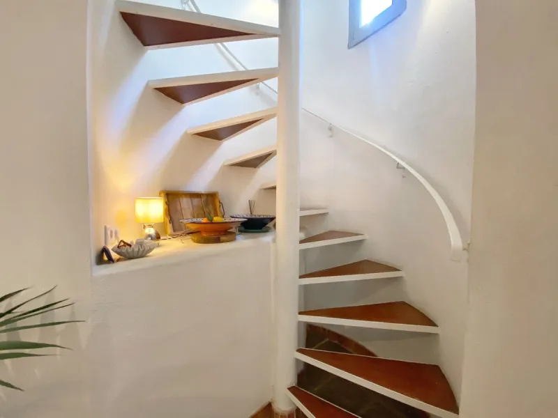 House - Semi-Detached House в продаже в Marbella, Málaga. В доме 3 спален и 2 ванных комнат. Площадь дома 107 м². Площадь участка 125 м²