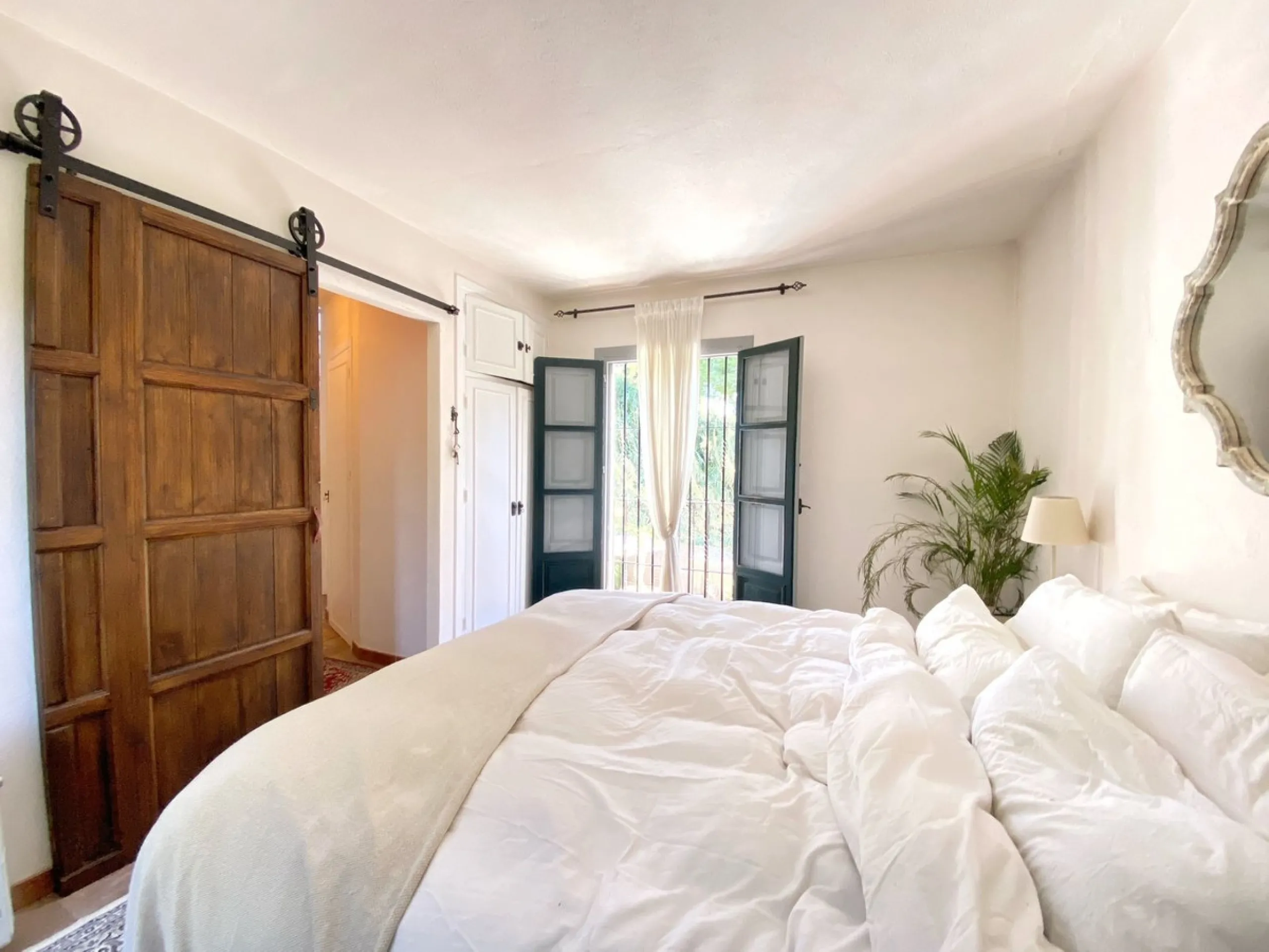 House - Semi-Detached House в продаже в Marbella, Málaga. В доме 3 спален и 2 ванных комнат. Площадь дома 107 м². Площадь участка 125 м²