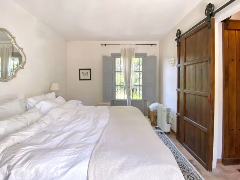 House - Semi-Detached House в продаже в Marbella, Málaga. В доме 3 спален и 2 ванных комнат. Площадь дома 107 м². Площадь участка 125 м²