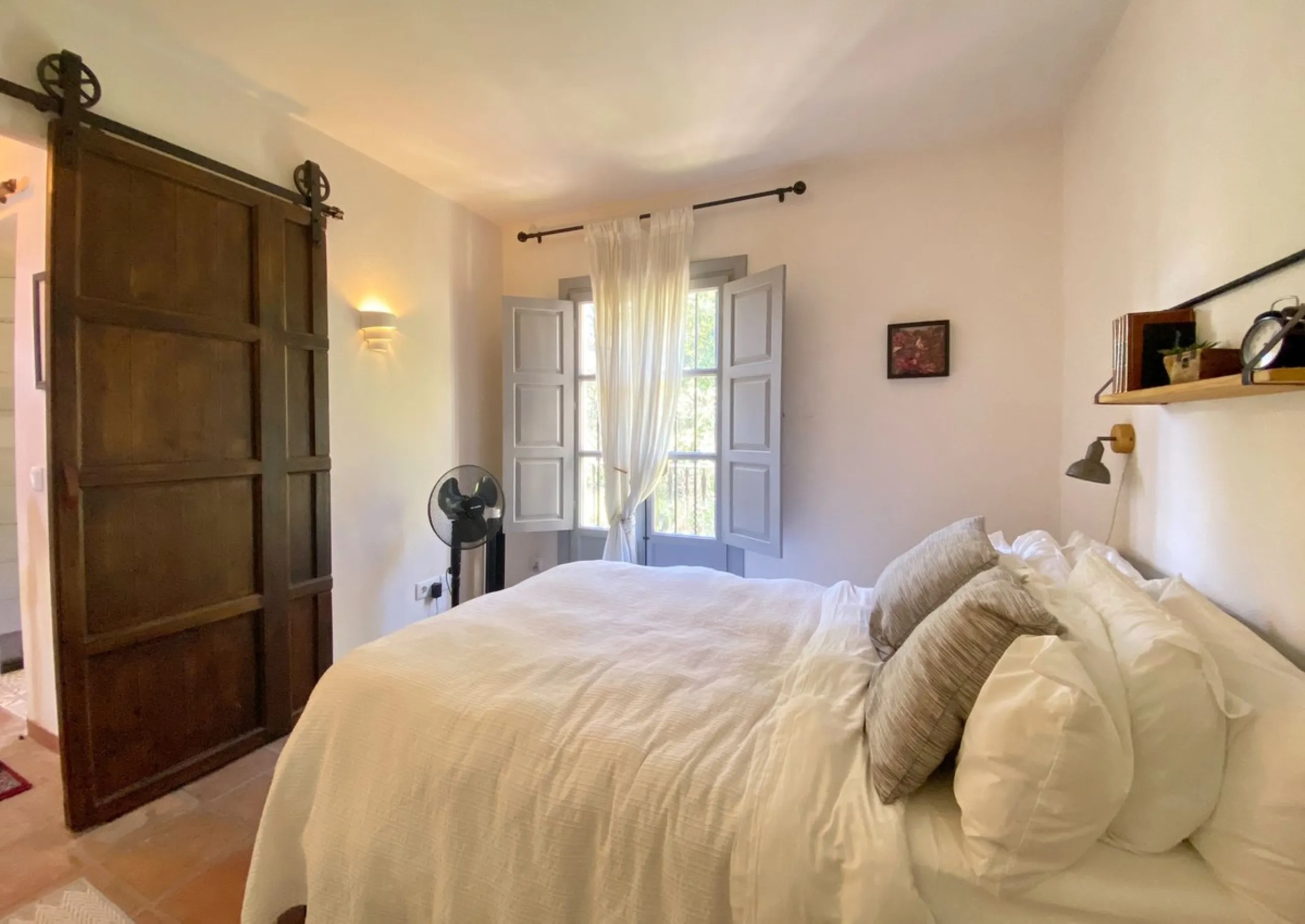 House - Semi-Detached House в продаже в Marbella, Málaga. В доме 3 спален и 2 ванных комнат. Площадь дома 107 м². Площадь участка 125 м²