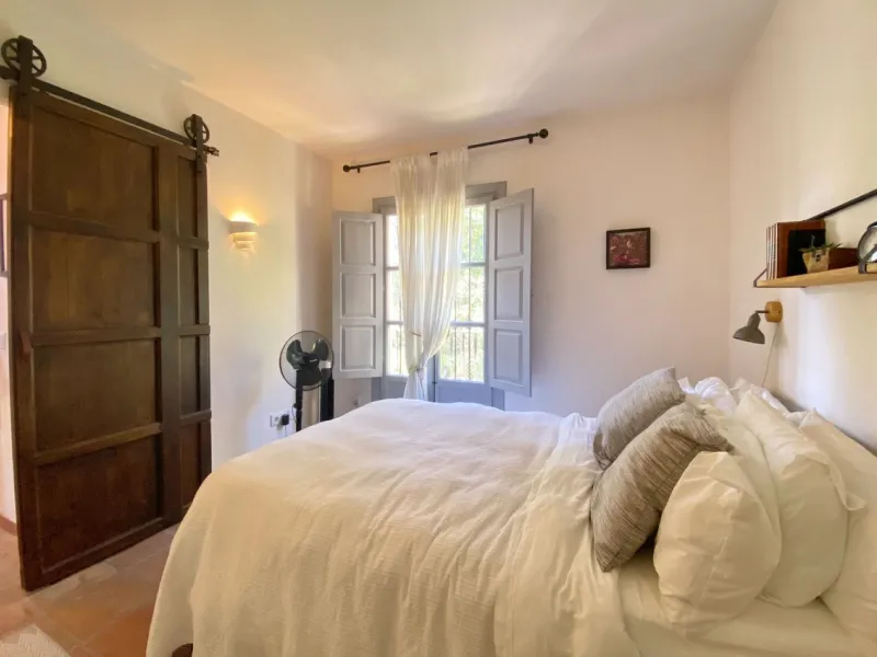 House - Semi-Detached House в продаже в Marbella, Málaga. В доме 3 спален и 2 ванных комнат. Площадь дома 107 м². Площадь участка 125 м²