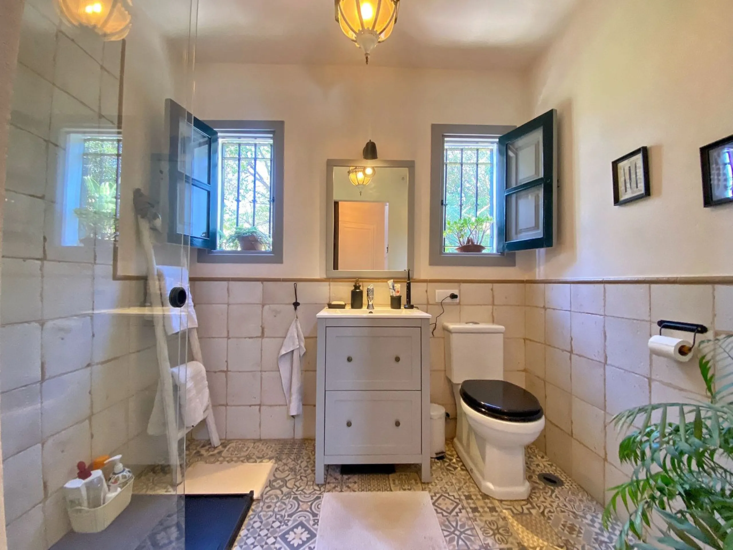 House - Semi-Detached House в продаже в Marbella, Málaga. В доме 3 спален и 2 ванных комнат. Площадь дома 107 м². Площадь участка 125 м²