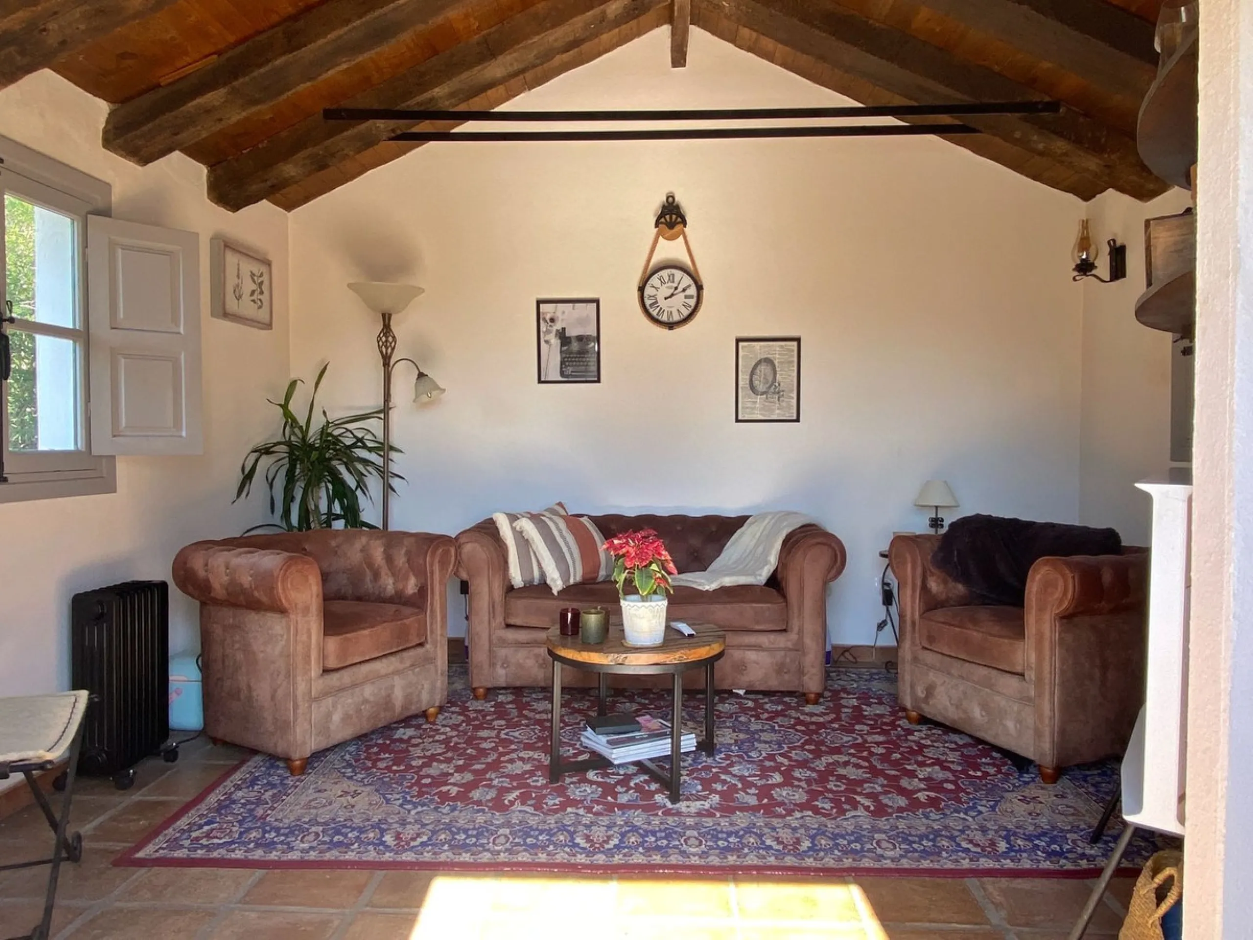 House - Semi-Detached House в продаже в Marbella, Málaga. В доме 3 спален и 2 ванных комнат. Площадь дома 107 м². Площадь участка 125 м²